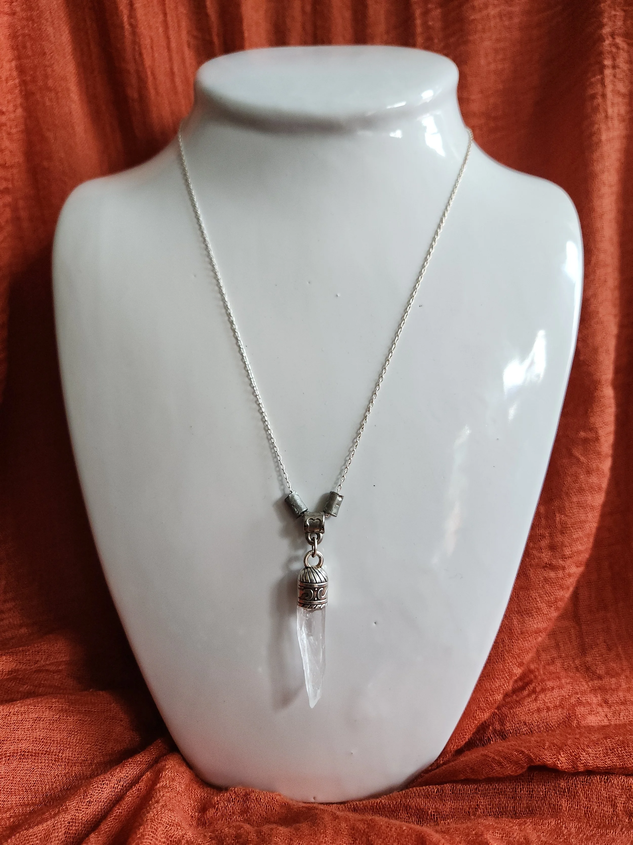 Age Of Innocence : Necklace