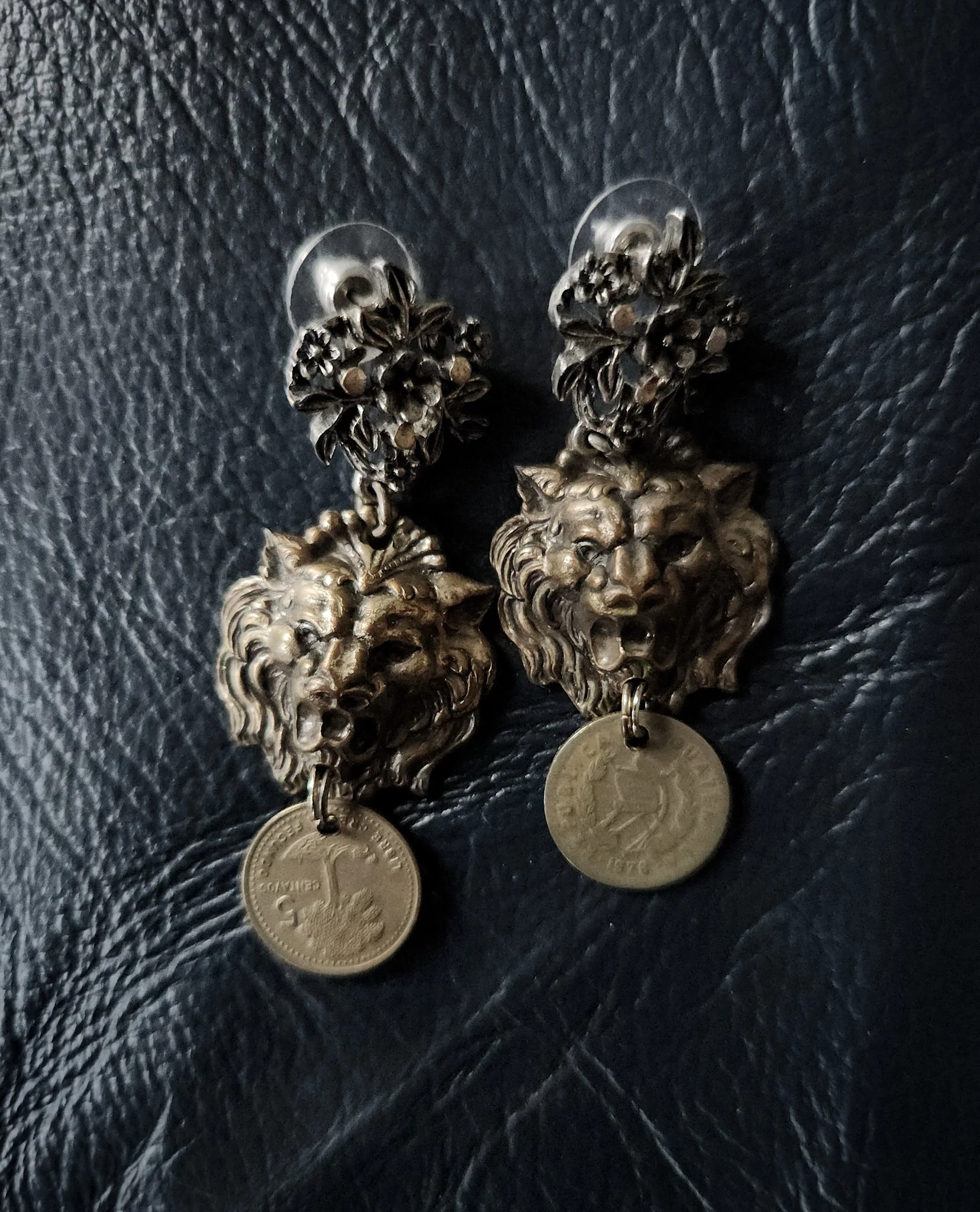 Through The Gate : Earrings