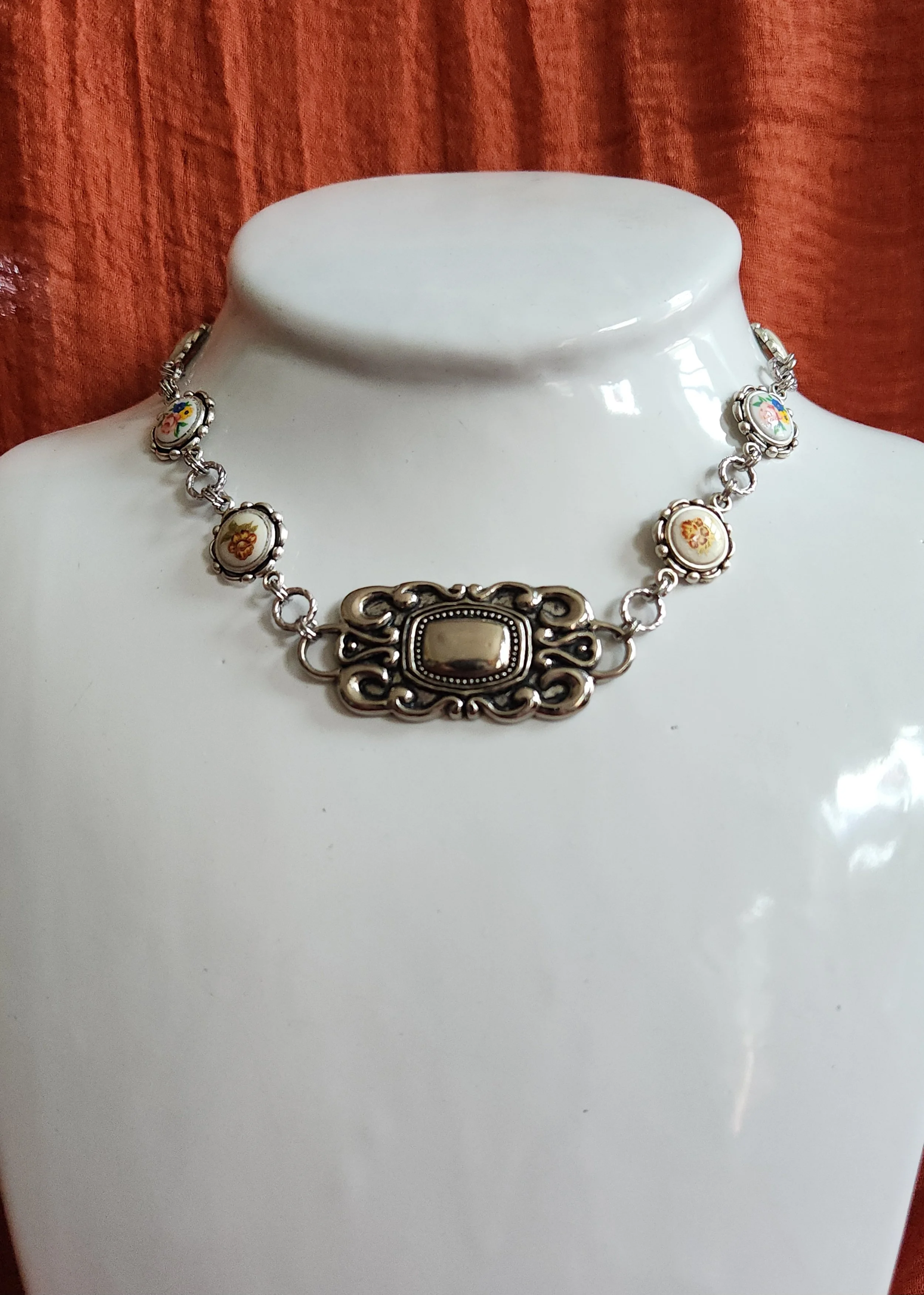 Love In Bloom : Necklace