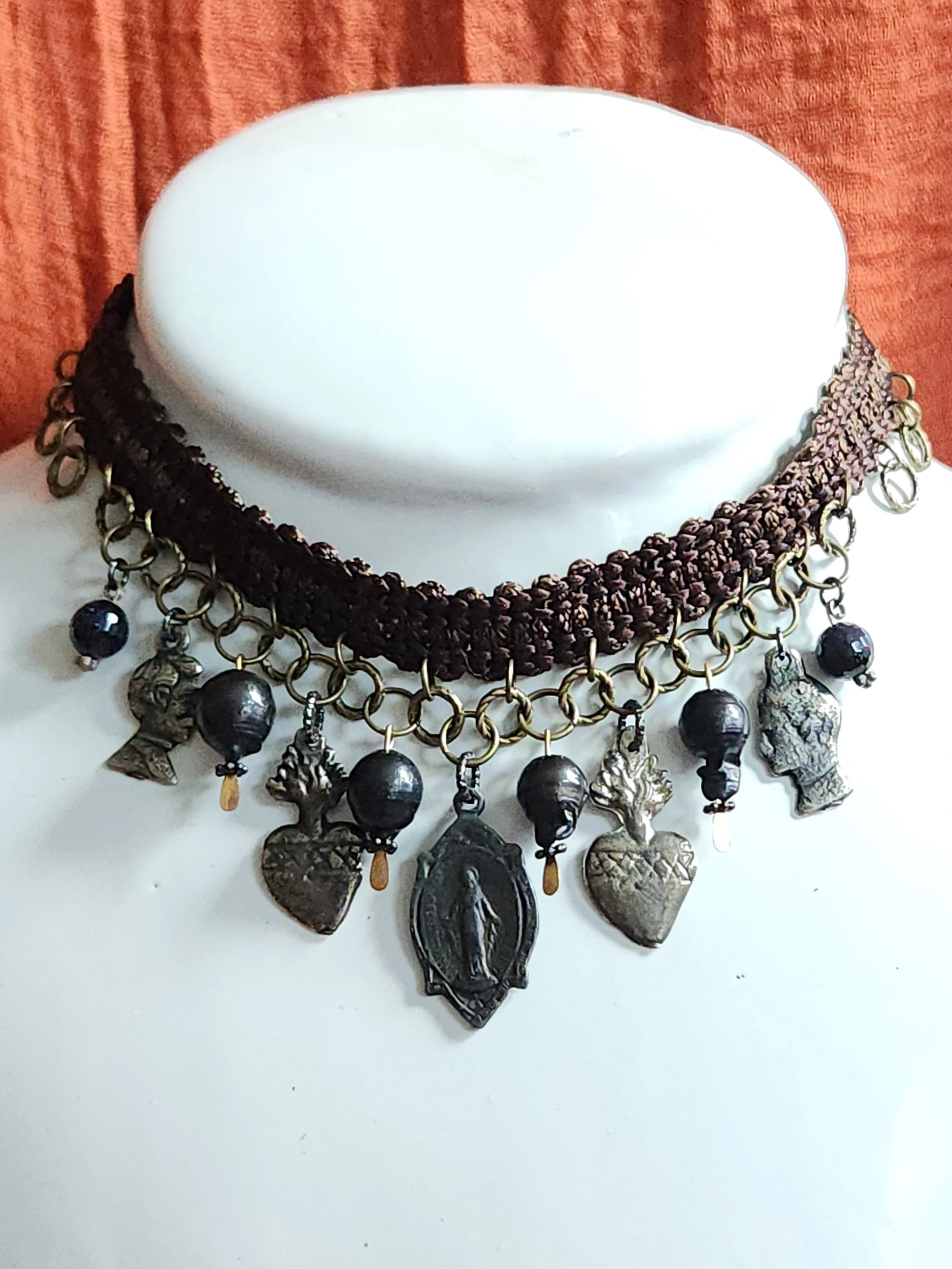 Confessions : Necklace
