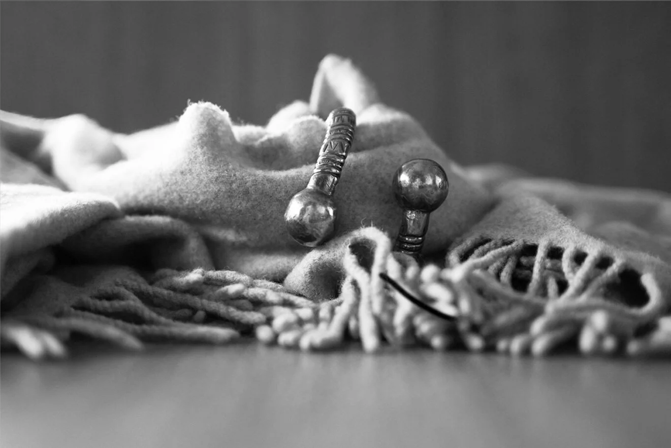 Lafóa Studio - Antique in Modernity - An antique bracelet in a modern wool scarf - still life photography