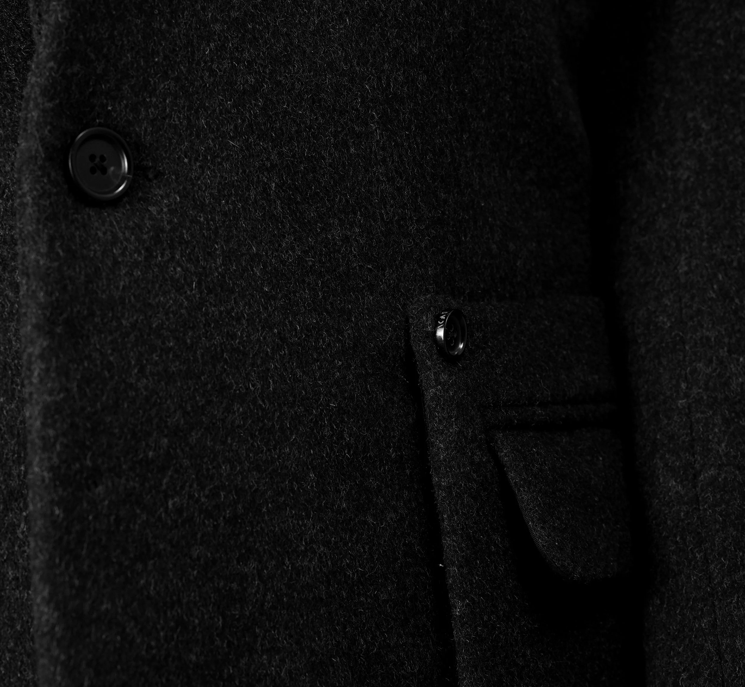 Lafóa Studio - Tra O'mast & Bespoke - details of a handcrafted tailored jacket.