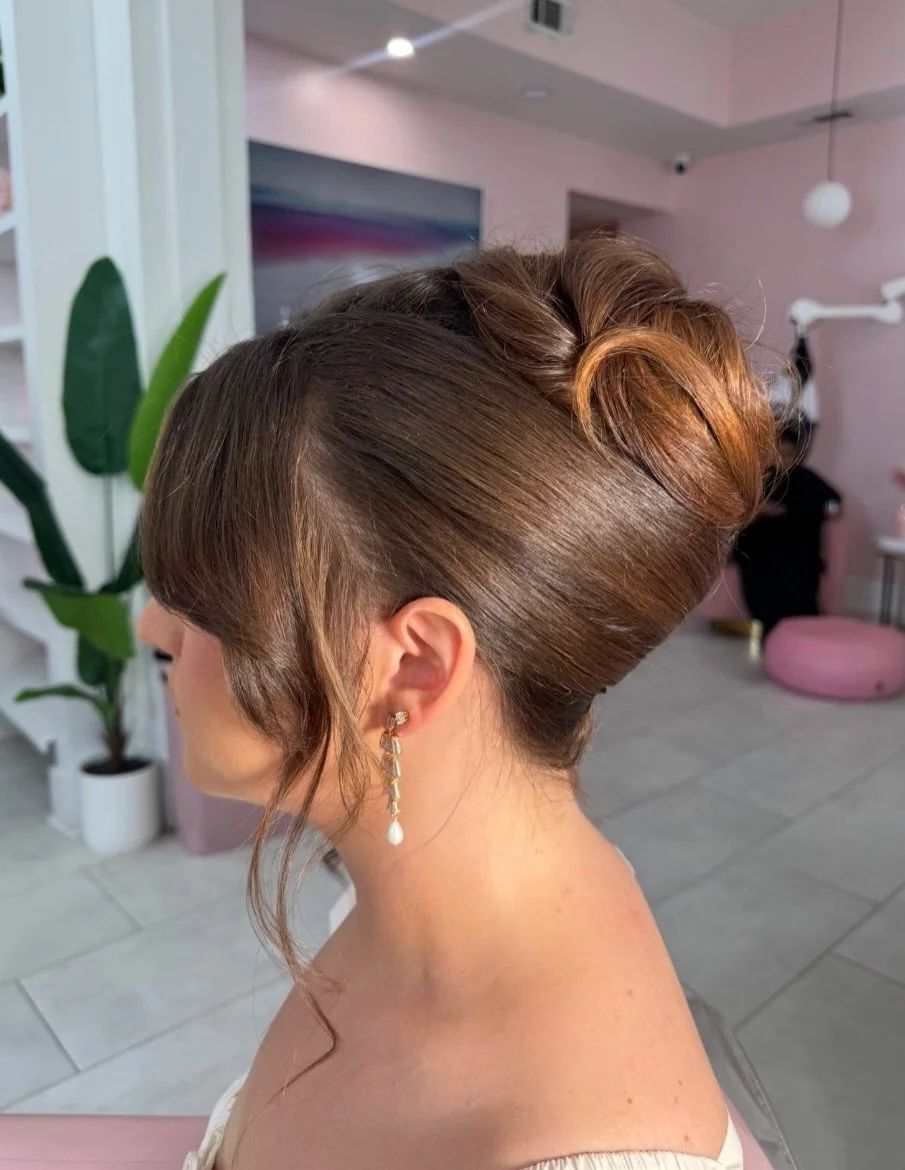 YOU bring the outfit, WE bring the hair. Book your special event glam with us! 🤭💇🏻&zwj;♀️

#nolahairstylist #neworleanshair #nolabride #nolabridalhair