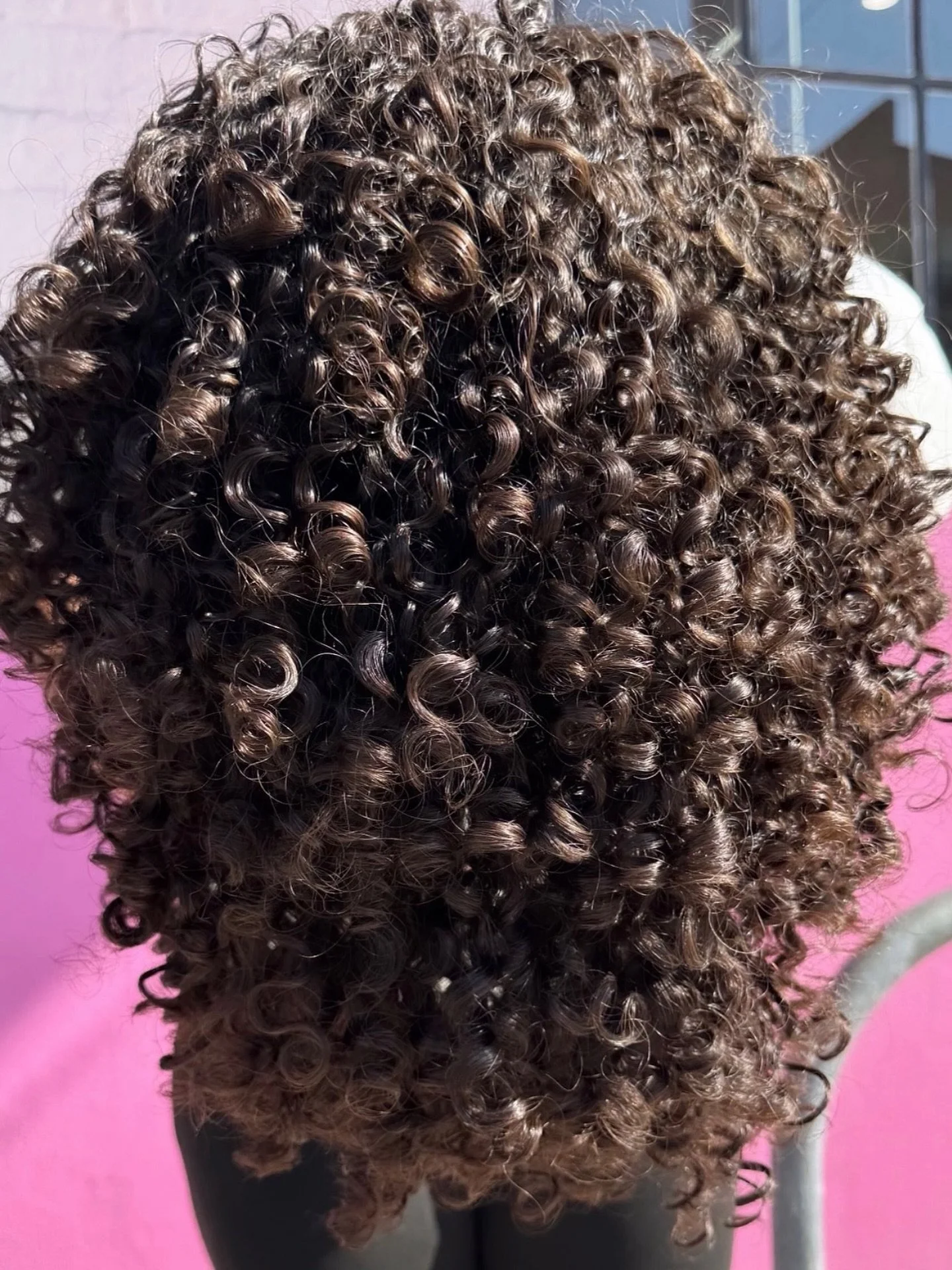 CURLS for the GIRLS 💖🌸
Refresh your curls with our curl specialist @curlsonly 🤭 

#curlspecialist #nolacurls #neworleanscurlyhair #curlystylist