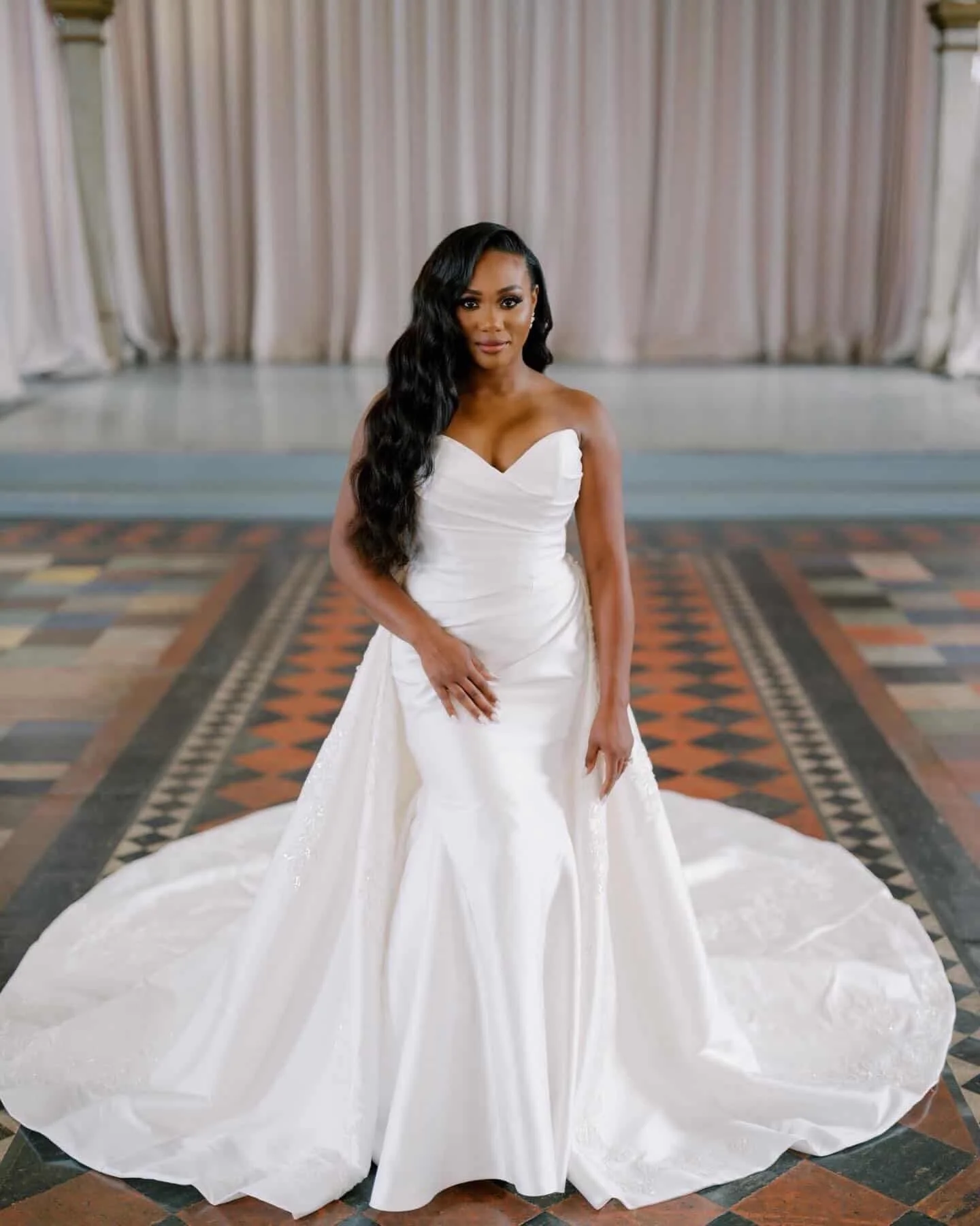 Does it get any more perfect? Our gorgeous bride Katherine is giving pure bridal dream vibes 😍🌸💞

If you&rsquo;re looking for a bridal hair and makeup team for your big day, this is your sign to book with us. We specialize in soft glam, bold looks