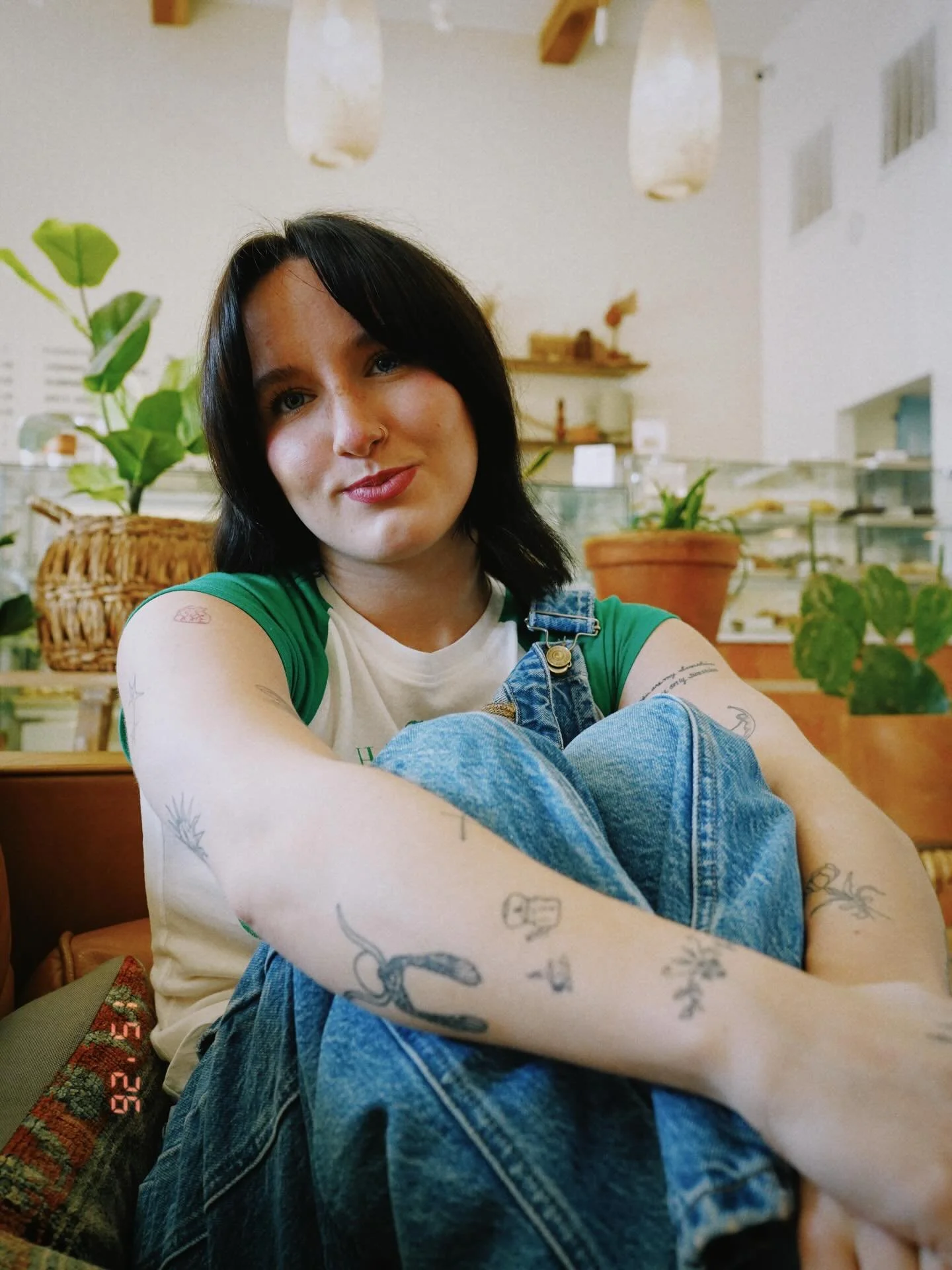 hi it&rsquo;s my birthday month and madds came to see me 😋🫀🫂📸