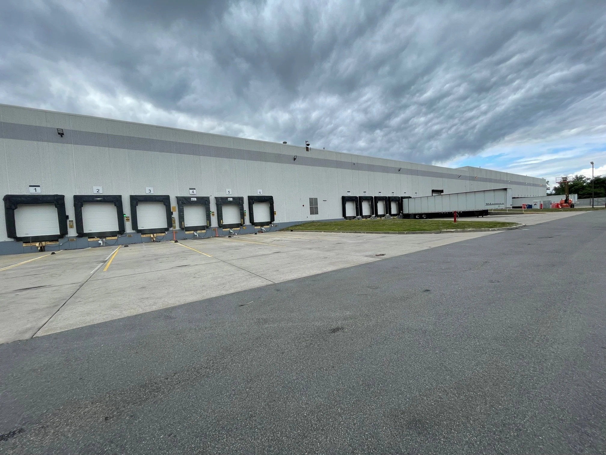 loading dock 2.jpg