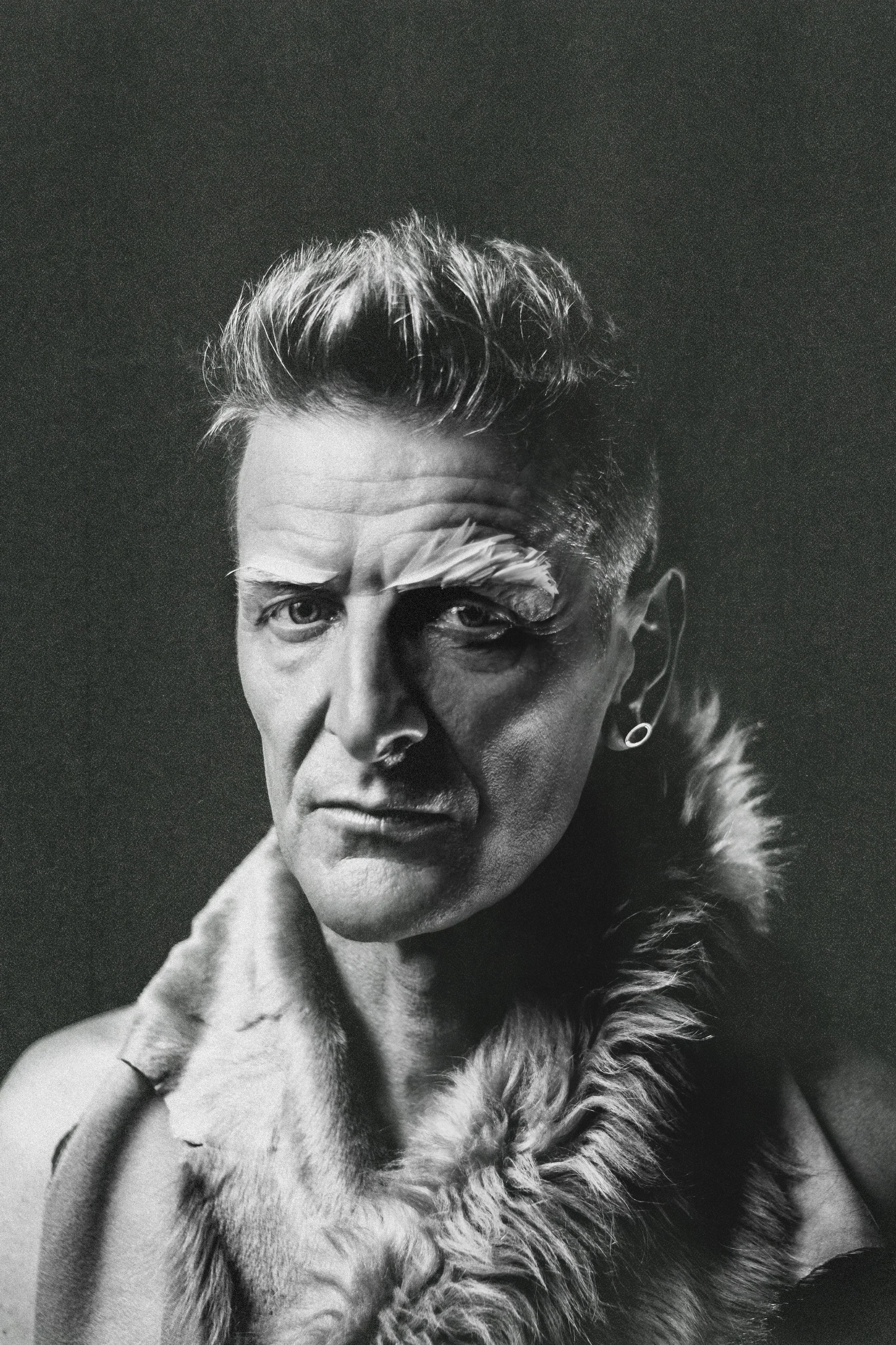 Black and white portrait of the artist Ozark Henry by by Lukas Desmet