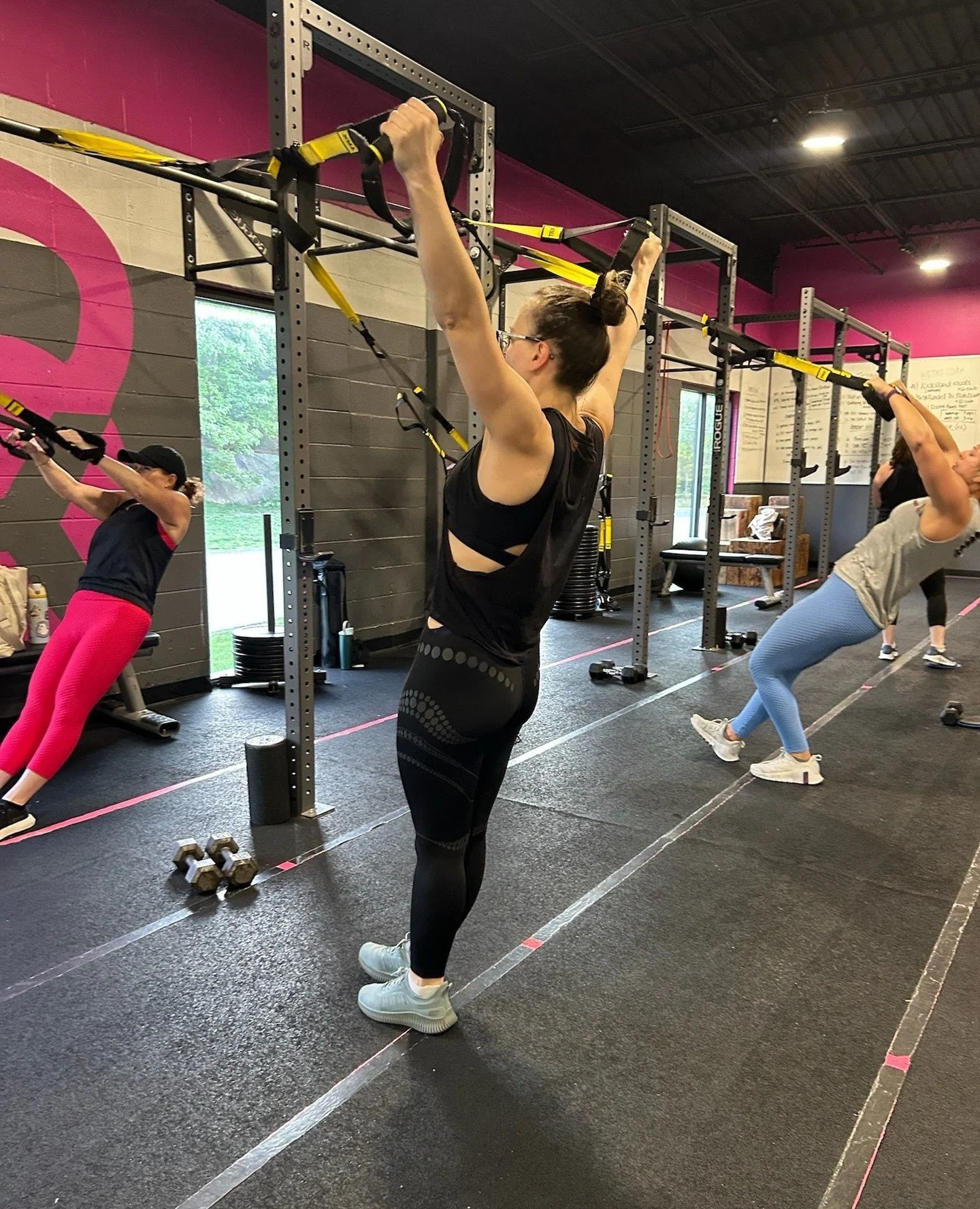 Bulletproof shoulders > aesthetic shoulders. But both are nice😏⁠
⁠
Shoulder pain is one of the most common issues women deal with, from workouts, stress, posture, carrying kids, sitting at desks, sleeping weird, hormones/inflammation, and just th