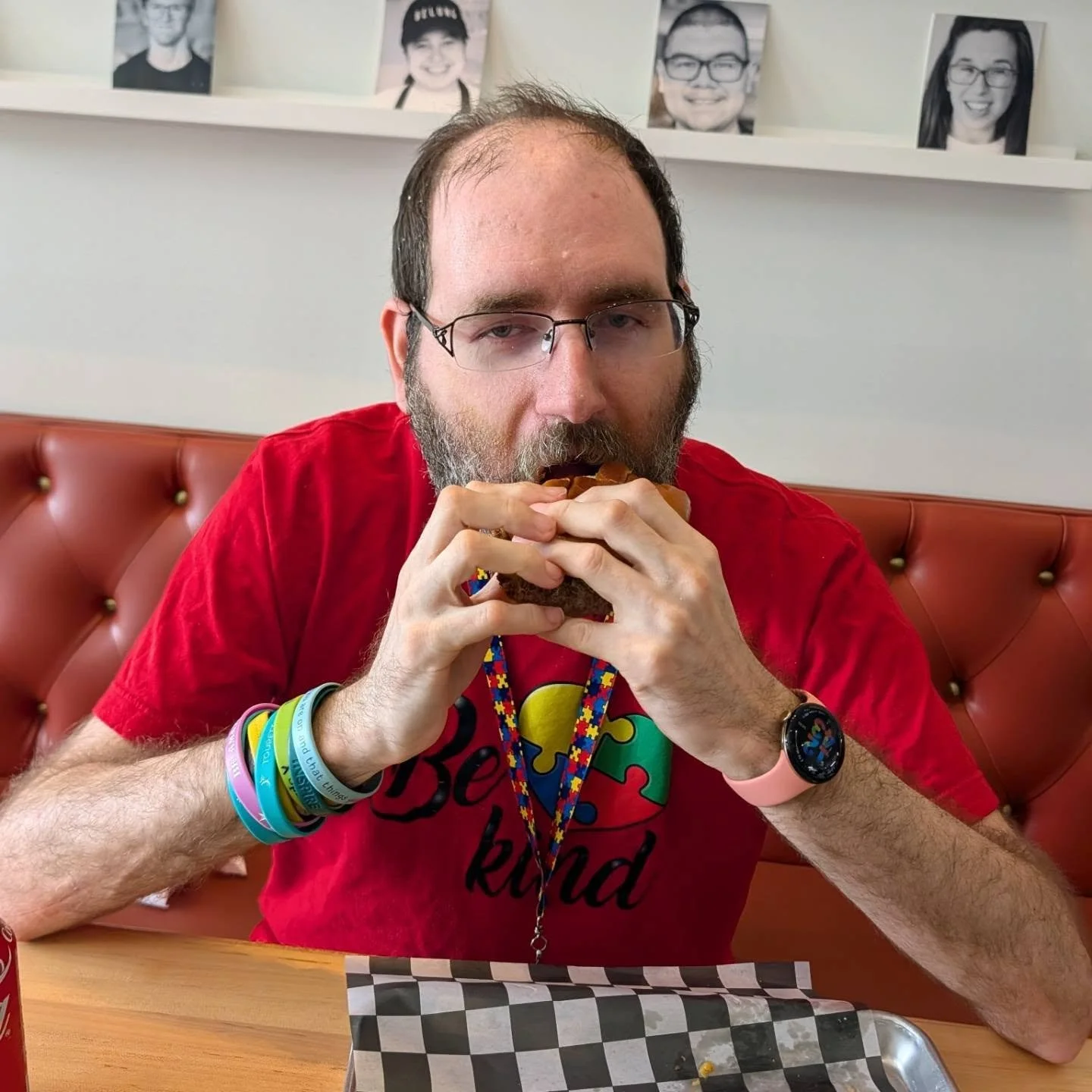 Last week, my sister ,@steffy629  and I had the pleasure of visiting @belongkitchenhtx , and let me tell you, I had the BEST bacon cheeseburger ever! 🍔😋

A big thank you to the wonderful chefs and talented individuals with disabilities, or as I lik