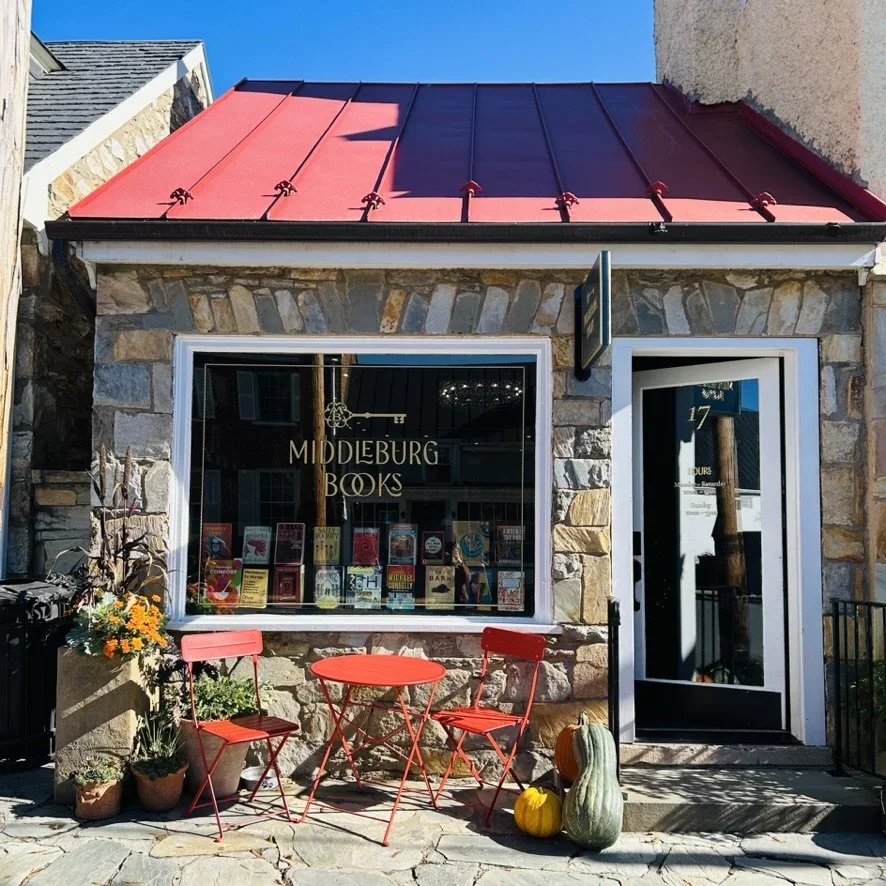 middleburg-books-exteriorfall.webp