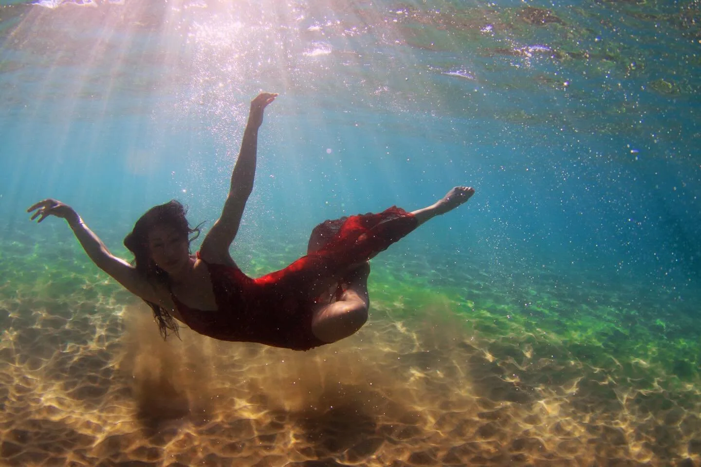 To the little girls who played mermaids growing up. It&rsquo;s never too late. Retreat photoshoot activated with the best company. 🌊🧜&zwj;♀️ @erikaederphotography #ArtinMotionRetreat 

More come!