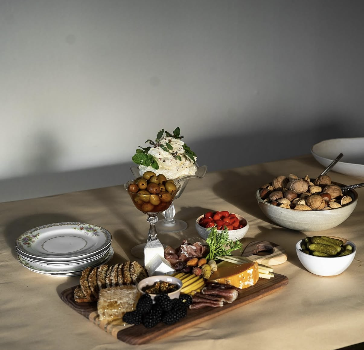 150 custom charcuterie boards for Medly Wine Co.