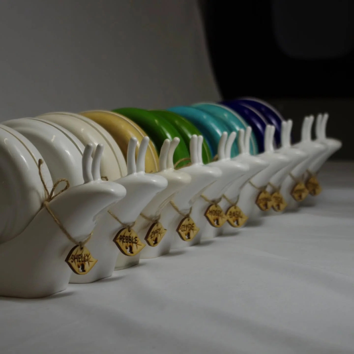 🐌 Happy snail is a ceramic paint palette designed to keep you company on your desk

These guys will be appearing at Bovey Tracey Craft Festival on June 12-14th, come and say hi!
@craftfestival

With the option of extra dividers, this palette is perf