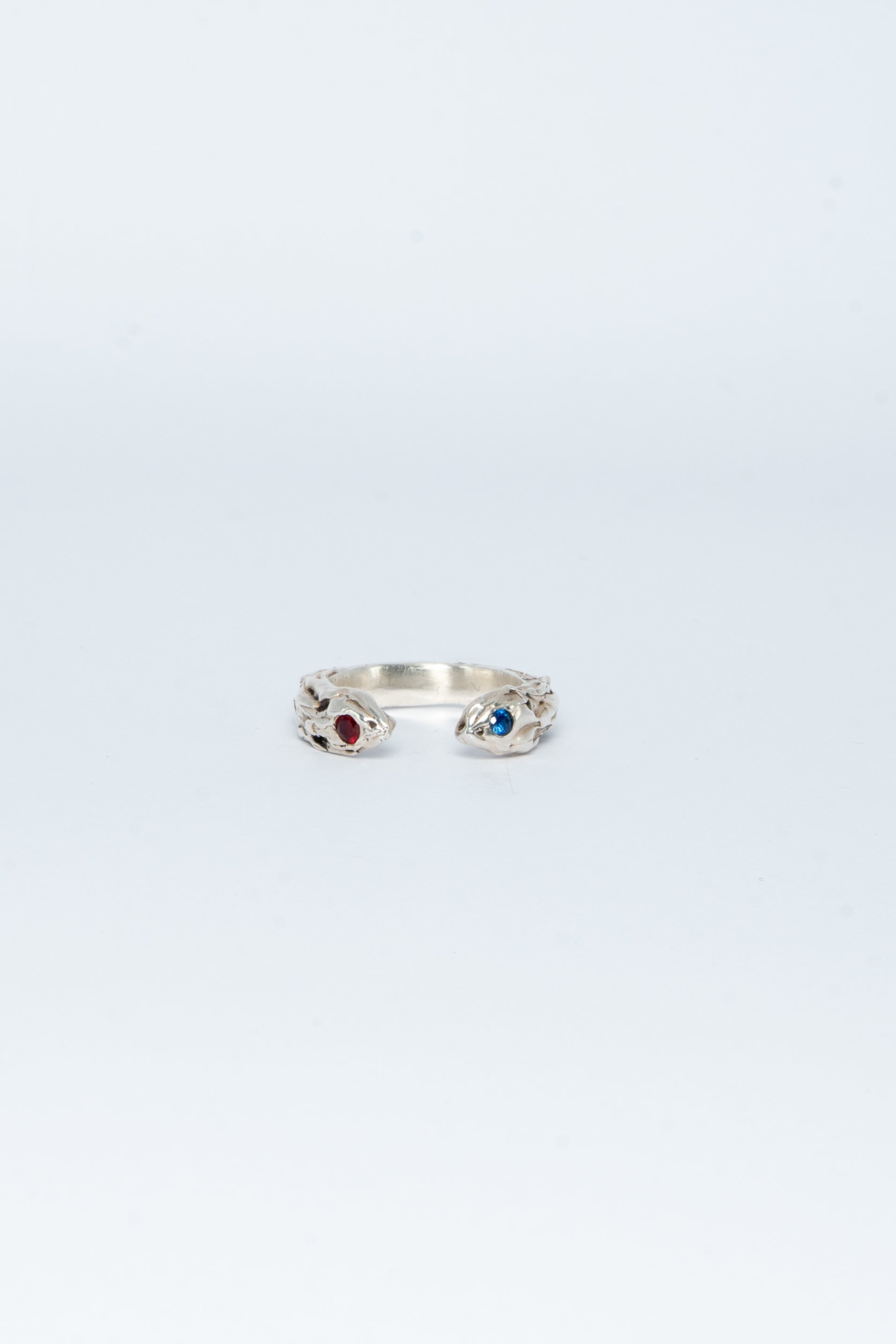 Ring 04