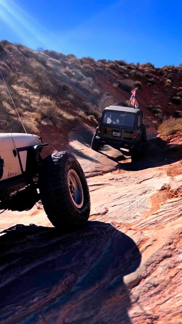 Happy hump day!! 🐪 Wishing I was back in this beautiful weather chasing @jeepin_dani on the trails but luckily it’s starting to warm up around here! Can’t wait to see what this summer holds!
🔸 @saltlakeoffroadoutdoorexpo
🗓️ February