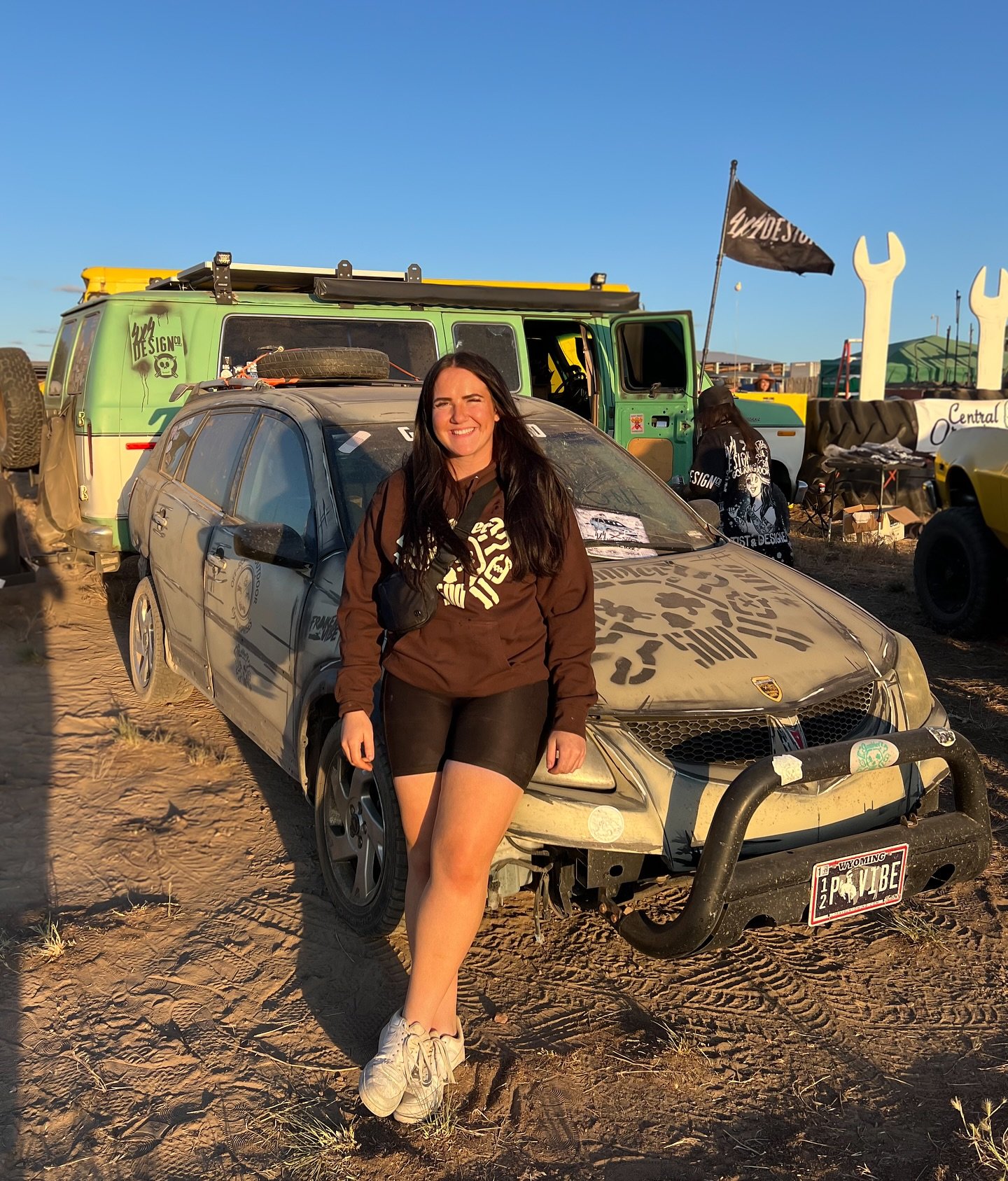 We’re out here at @thegambler500 repping the @saltlakeoffroadoutdoorexpo! If you see me say hi and check out @4x4designco Gambler 500 coloring book! Miranda is selling them right next to the music stage! ABG! Have a great weekend! 🎉
📸: @r1z