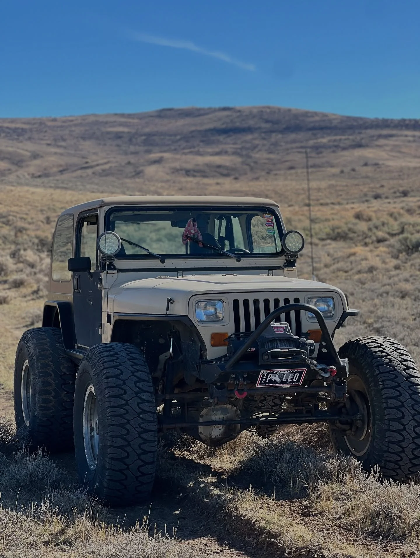 It was so cool having the YJ in his natural Wyoming prairie habitat! He&rsquo;s for fun but also a workhorse! And looks so good in this terrain! 

🔸 @saltlakeoffroadoutdoorexpo
🗓️ February 27th &amp; February 28th, 2026

#TeamRugged #GoFurther #jee