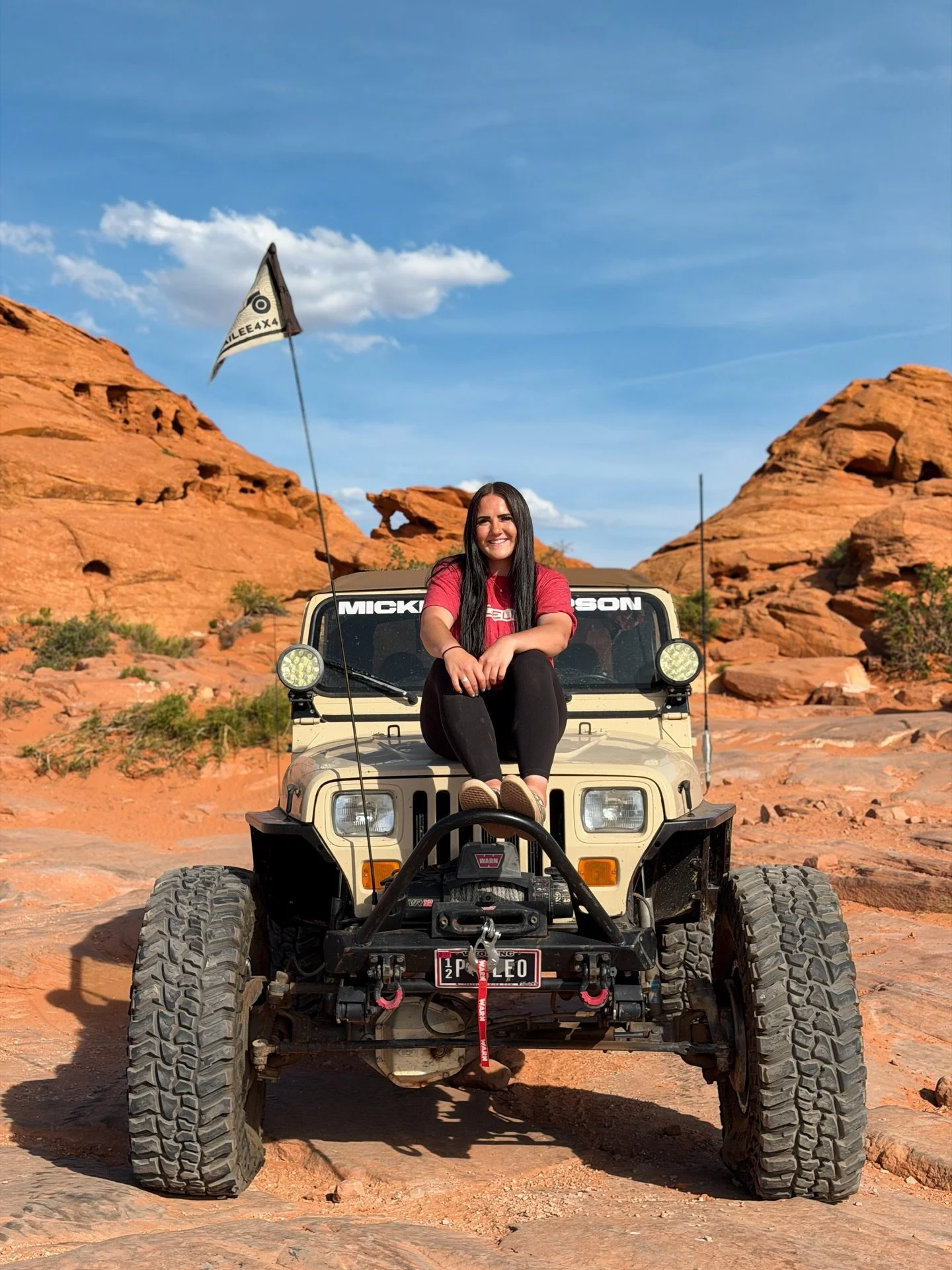 Missing these red rock views already! Can&rsquo;t wait to be out wheeling again! ☺️

@therockstargarage
@mickeythompsontires
@racelinewheels @raceline.az
@ruggedradios
@powertankofficial
@warnindustries
@bestopteam
@saltlakeoffroadoutdoorexpo
@boiseo