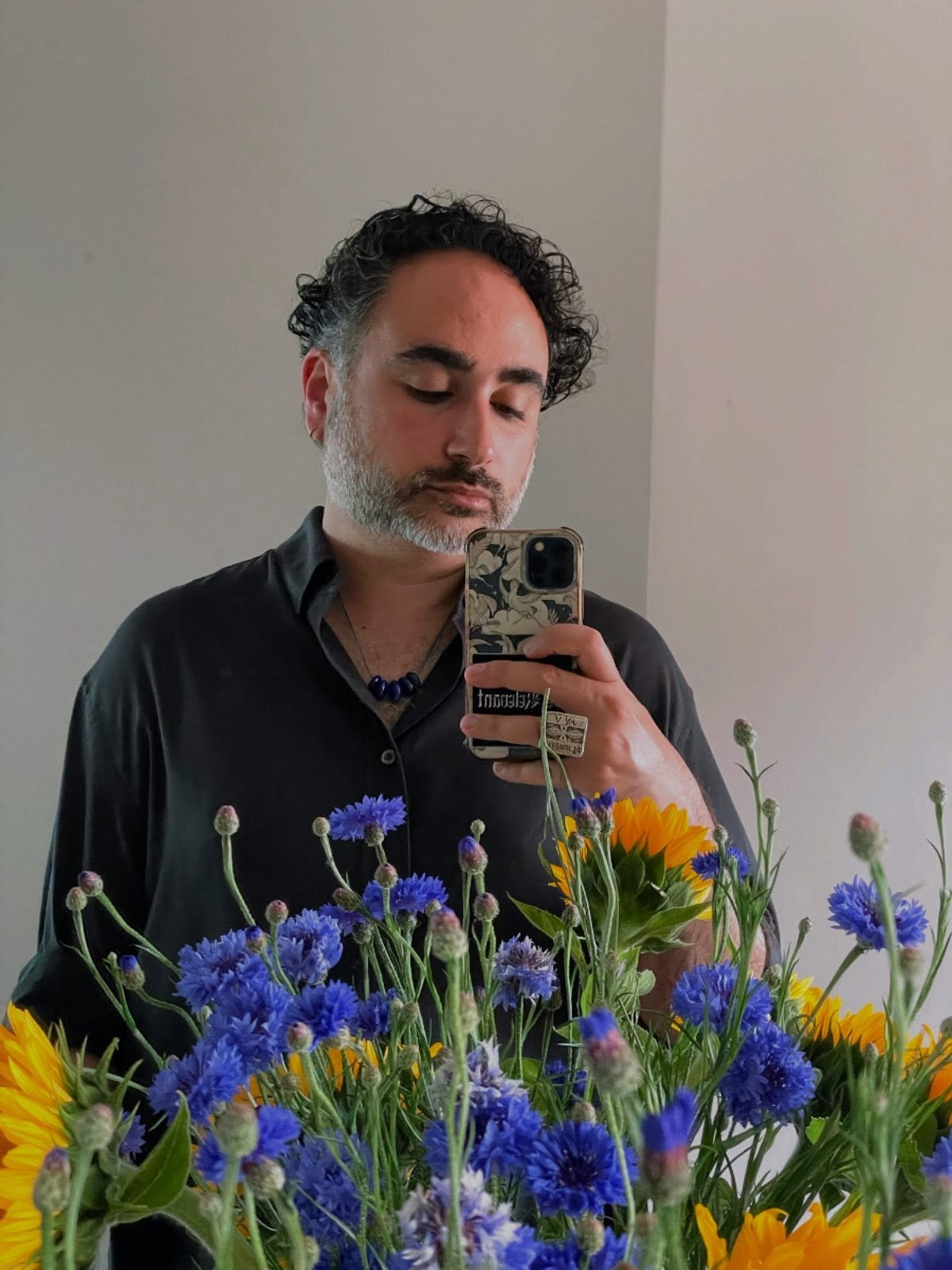 British flowers just hit different 💜💛