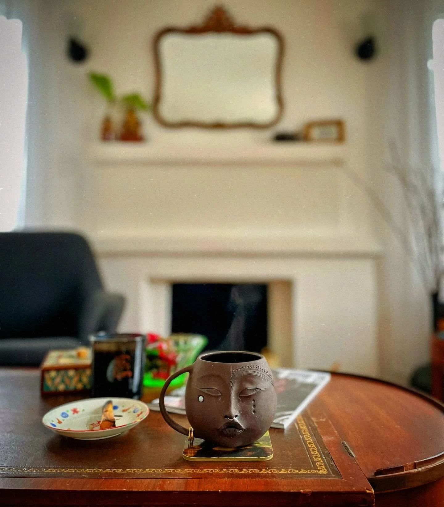 Sunday Vibes ✨ with the magical handiwork of @lavivaverde 

In spring of 2022 La Viva Verde ran an Instagram challenge for followers to submit their own mug designs and she would choose her favorite from them to create. My submission, based on the ge