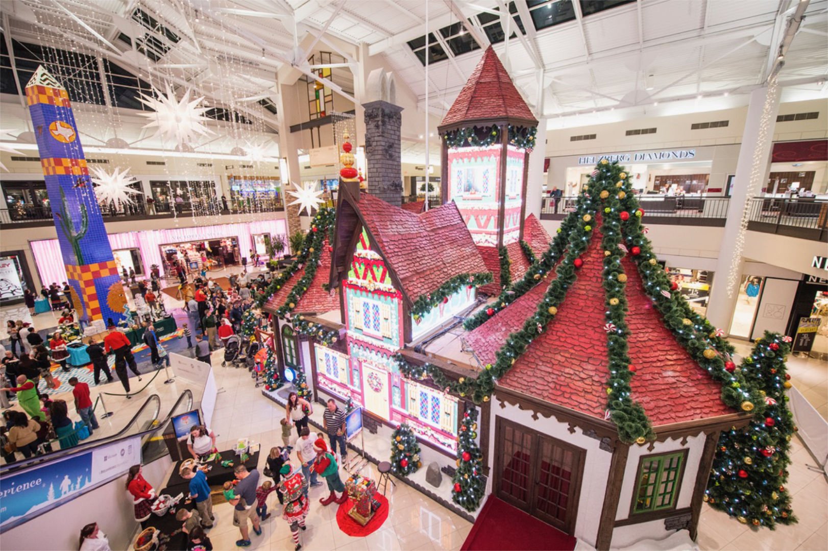 SantaHouseVegasIndoor.jpg