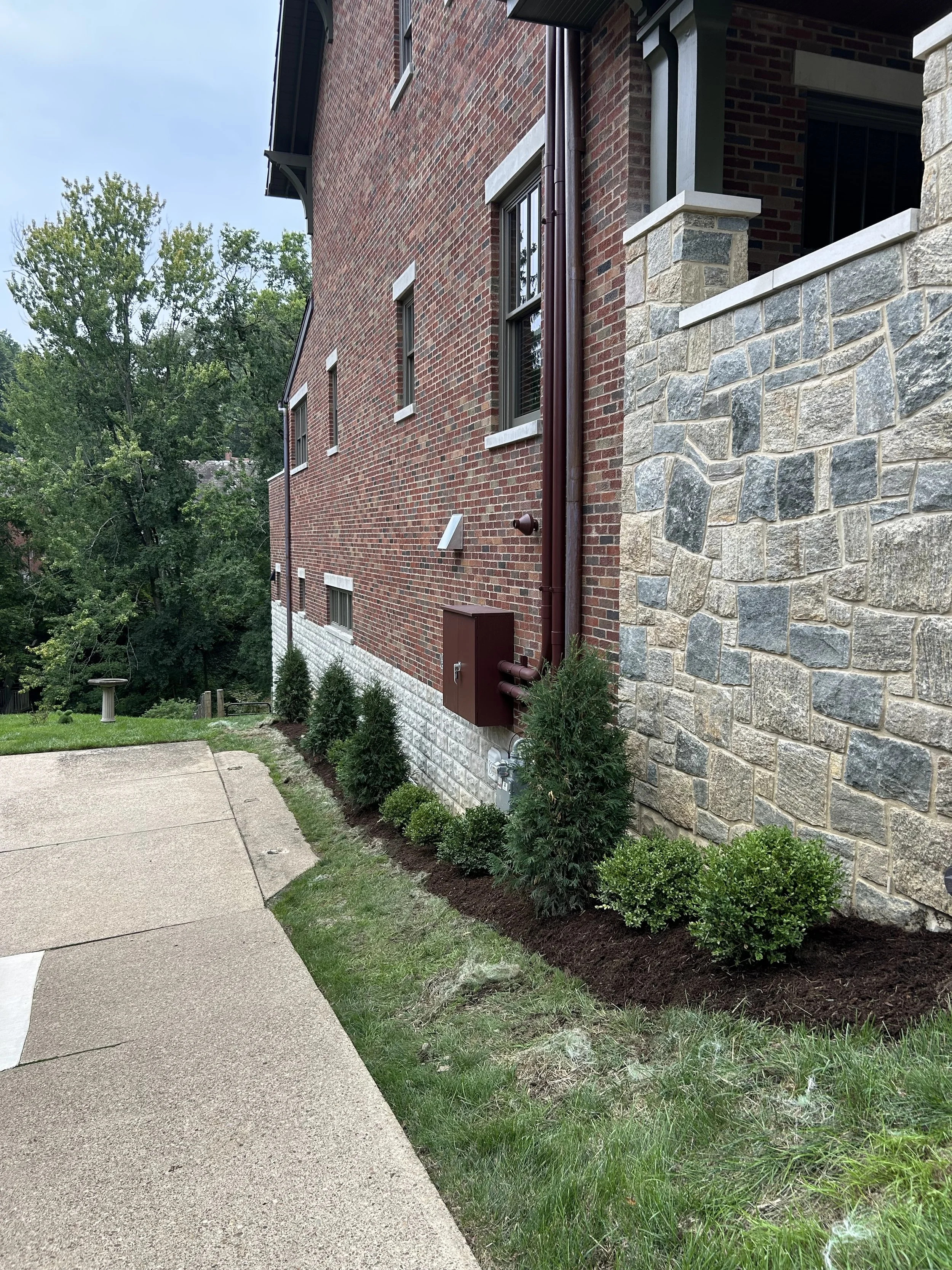 Mt. Lebanon Bed Clean Up & Weeding