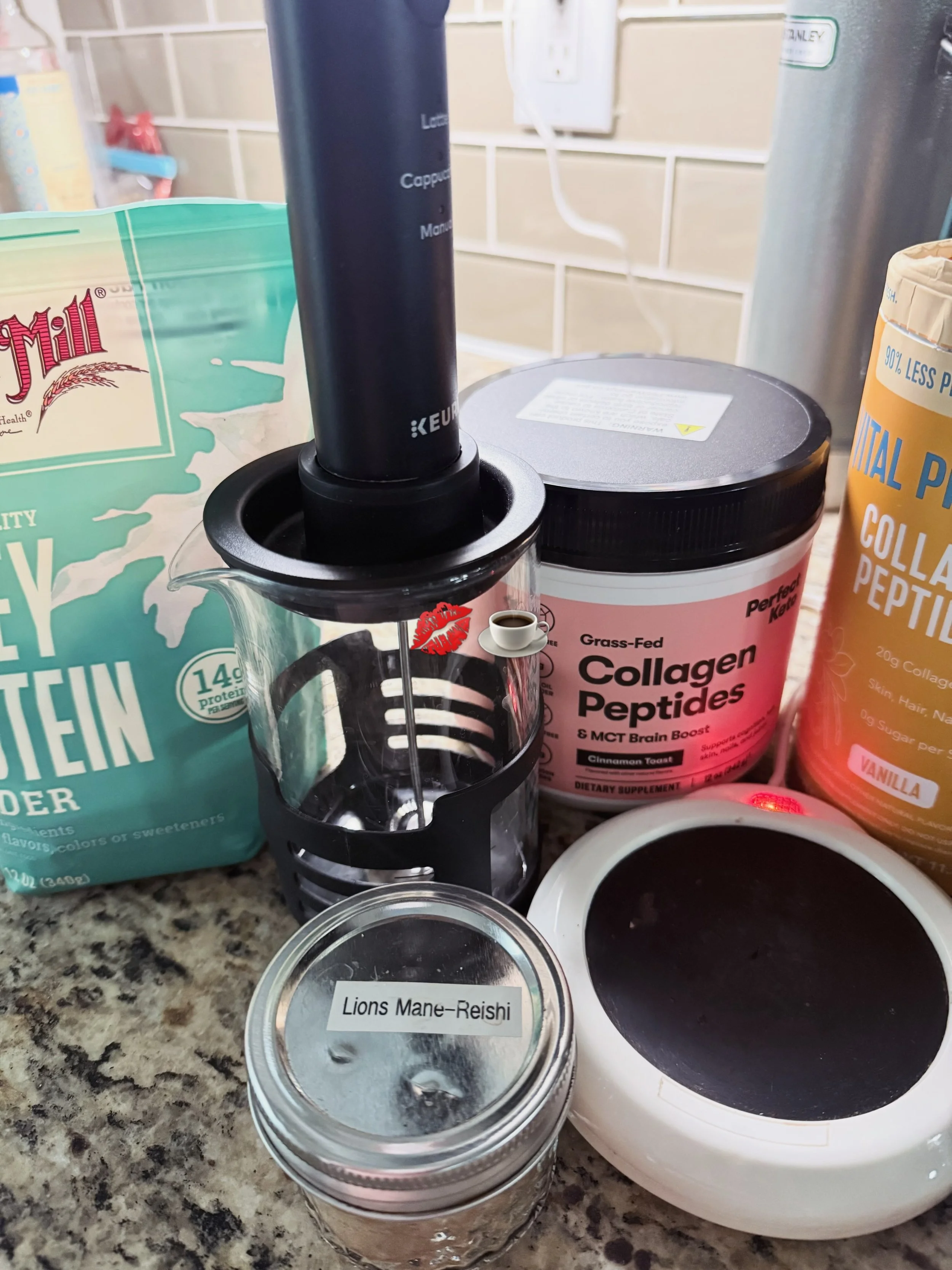 Several things are still mysteriously missing from this move 🤔 but I finally found one of my most prized possessions: my frother! 🌀⁣
⁣
Today is the first day I could get back to my collagen/protein powder/functional 🍄 coffee ☕️ routine. #mesohappy