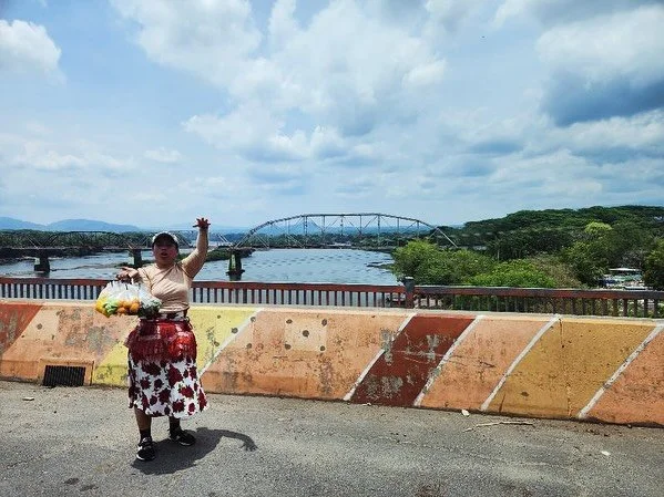 How do people in La Concordia survive?
	&bull;	Selling cashews on the roadside
	&bull;	Cutting cane sugar during harvest season
	&bull;	Finding work in any way they can

I asked a local pastor what his monthly salary was. He told me: &ldquo;$100.&rdq