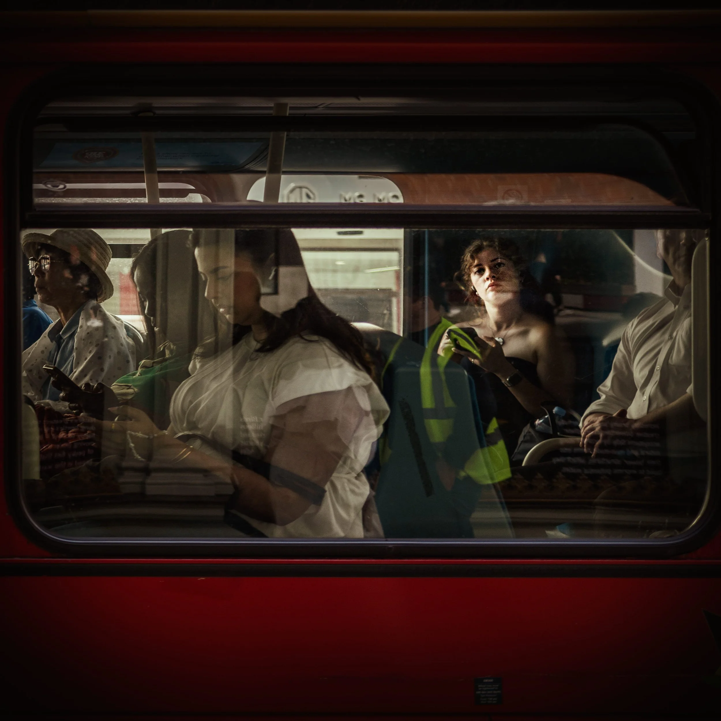  Elsewhere  
London, UK • November 9, 2025  
Camera:  Leica Q2 ISO 100, f2 1/500s. 