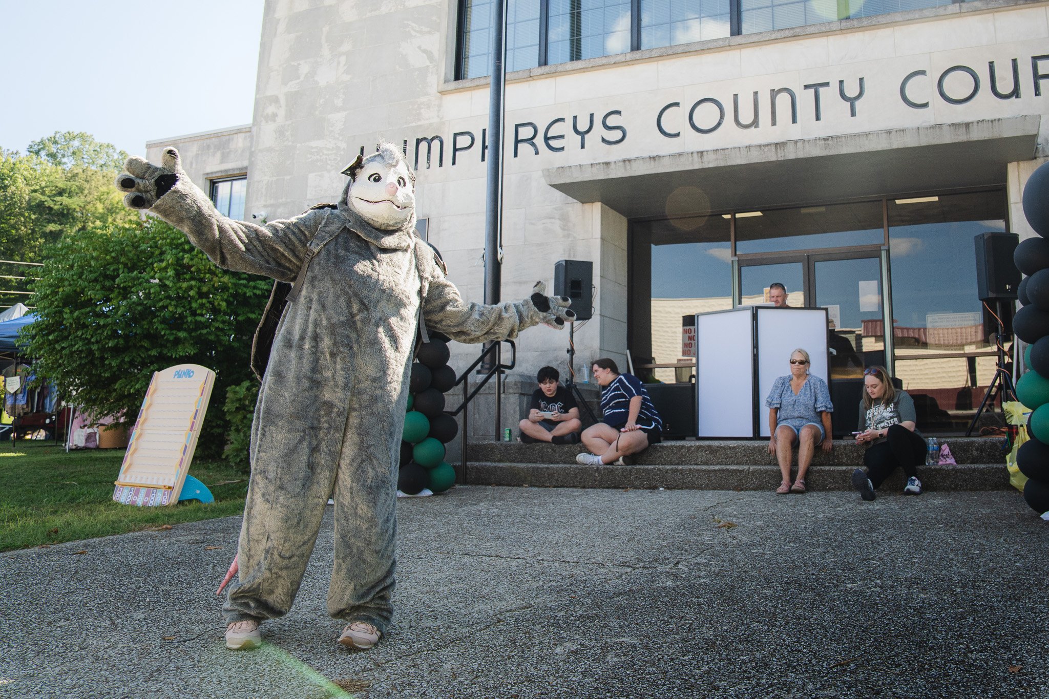 The possadillo mascot outside of the Humphrey's County Courthouse