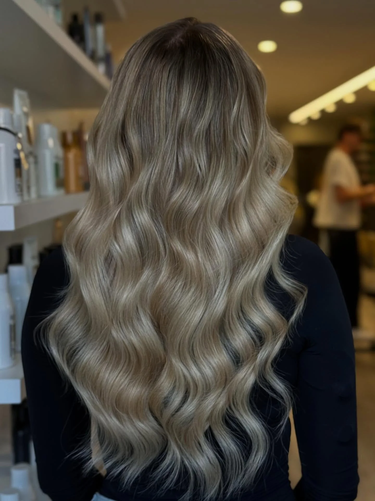 We added a little bit of length &amp; fullness for this beauty using 18&rdquo; @philocalyhair tape in extensions ✨👸🏼

Colour by @beatbyjess &amp; extensions by @skynormington 

#hairextensions #tapeinhairextensions #philocalyhair #torontoextensions