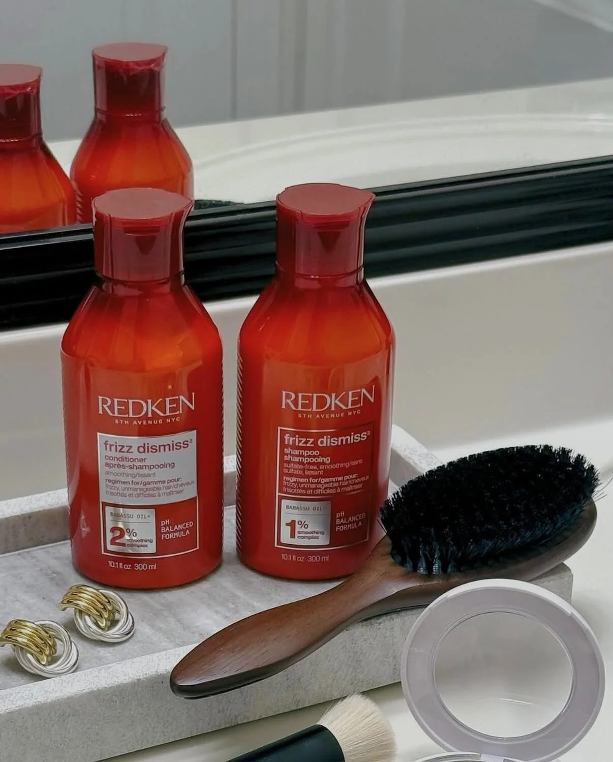 For the girl who wants smooth, glossy, &lsquo;just left the salon&rsquo; hair at home&hellip; this one&rsquo;s for you.

Our teams go to product, Redken Tame Frizz:
✨ controls frizz without weighing you down
✨ protects from heat (major)
✨ keeps your 