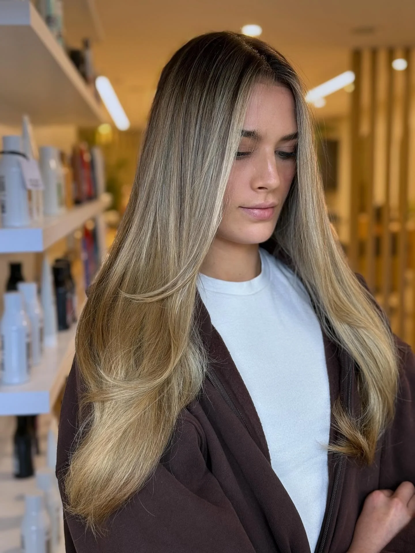 Golden Balayage will always be that girl ✨ 

Soft, dimensional, melt-y perfection by the balayage queen @balayage.bylex 🥰 

#torontobalayage #balayagespecialist #torontobalayagespecialist #goldenblonde #blondespecialist #danfortheast
