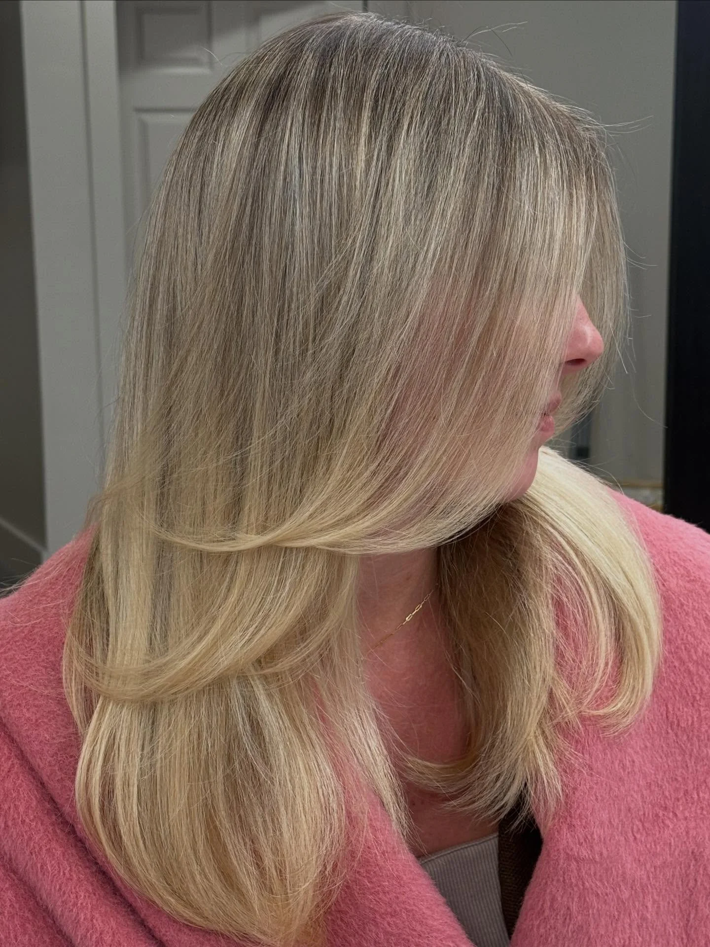 Bright Buttery Blonde 🧈🤍✨🥂 

Seamless blonde AF highlights using Katya&rsquo;s signature Airtouch Highlight Hybrid method ✨

If you&rsquo;re ready to be your blondest self this new year, Airtouch might be just the blonding technique you need! 

#t