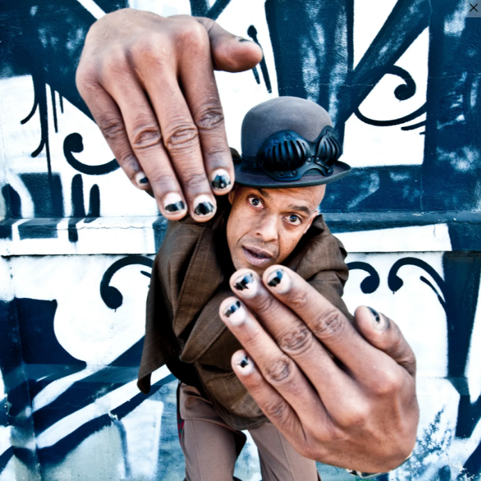 Poorman’s 15 Minutes of Fame: Angelo Moore AKA Dr. MaddVibe (Fishbone Frontman, Author, Artist) episode artwork