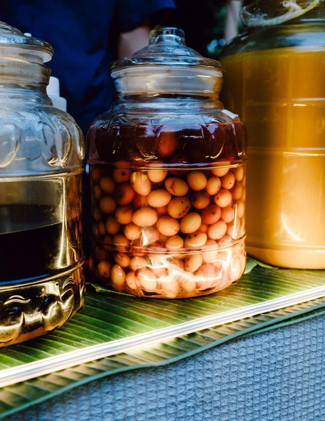 Bengal currant (มะม่วงหาวมะนาวโห่); a summer fruit that grows in tropical climates, sour when unripe and sweet when ripe. Typically made into drinks and desserts, Na Caf&eacute; experiments with the fruit in a variety of ways.

Opening hours:
Tuesday