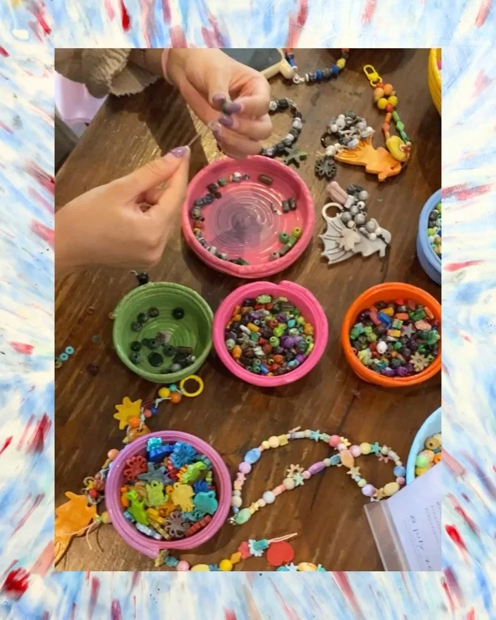 Trash into treasure, quite literally. ✨ On July 8 at Bangkok 1899, plastic caps got a second life. Instead of heading to a landfill, they were shredded, melted and transformed by hand into colorful, custom bracelets, key chains and hair clips.

This 