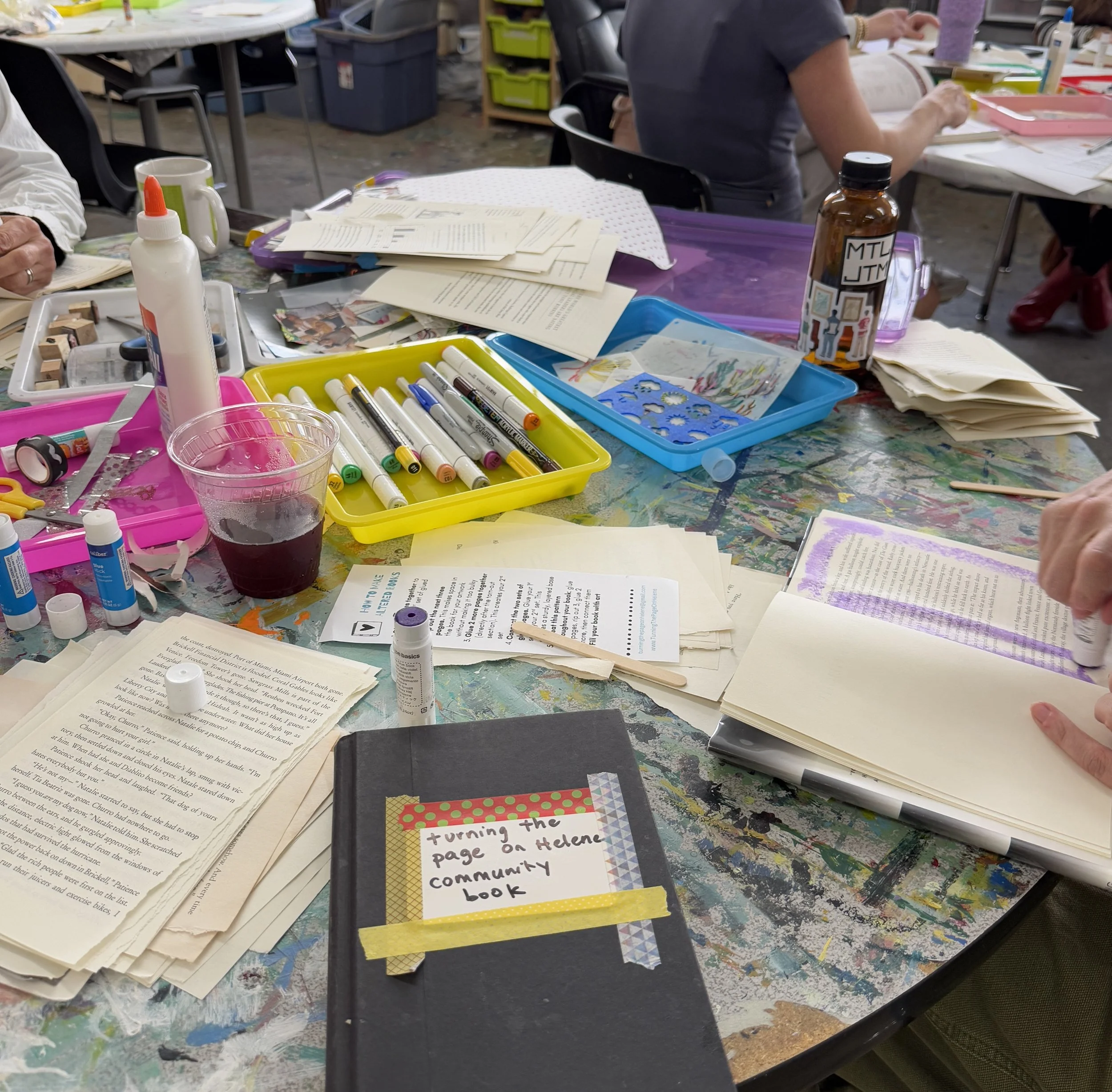 ArtsAVL.TurningthePageonHeleneEvent1.JPG