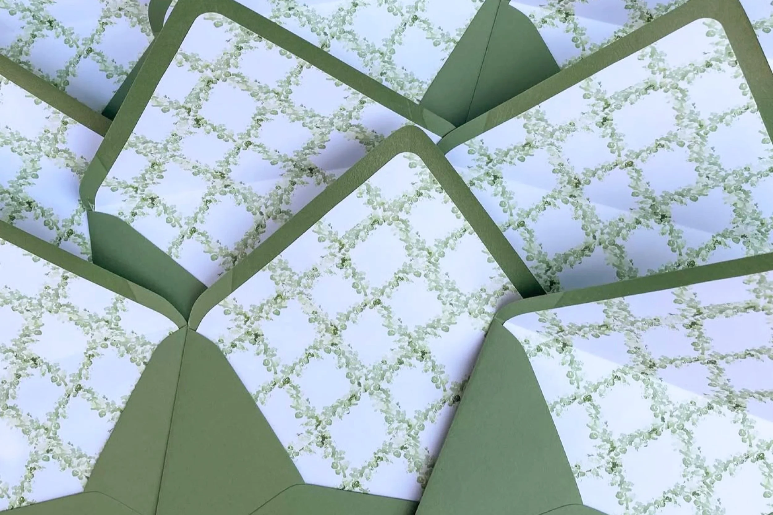 Green and white greenery patterned envelope liner