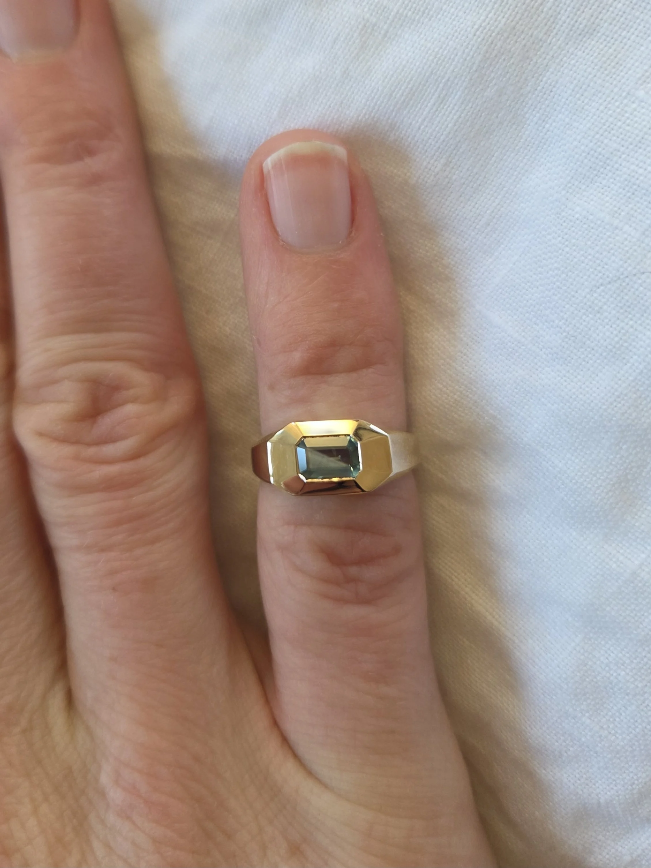 The Equinox Ring - Green Sapphire