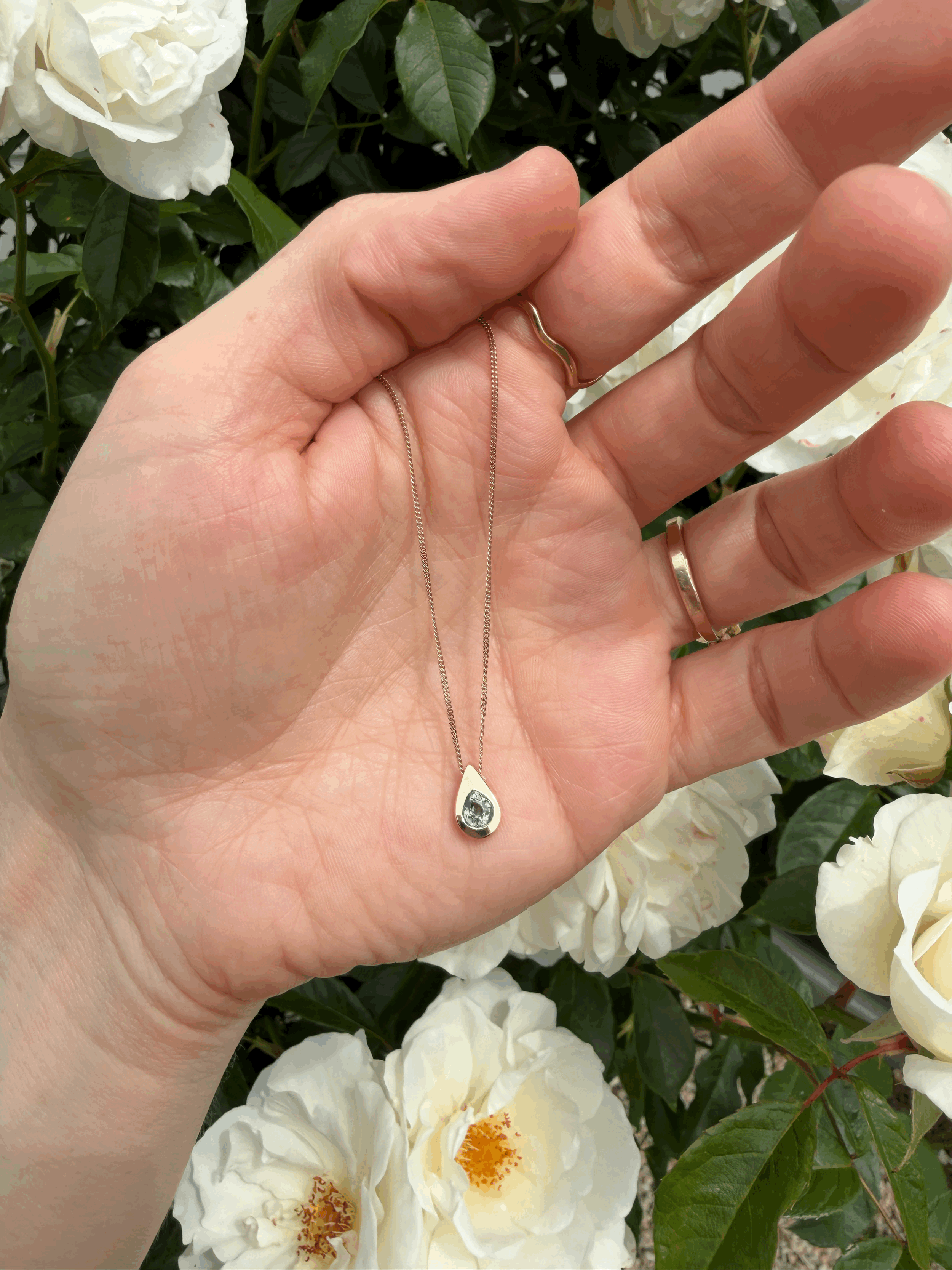 Sway necklace - Teal sapphire