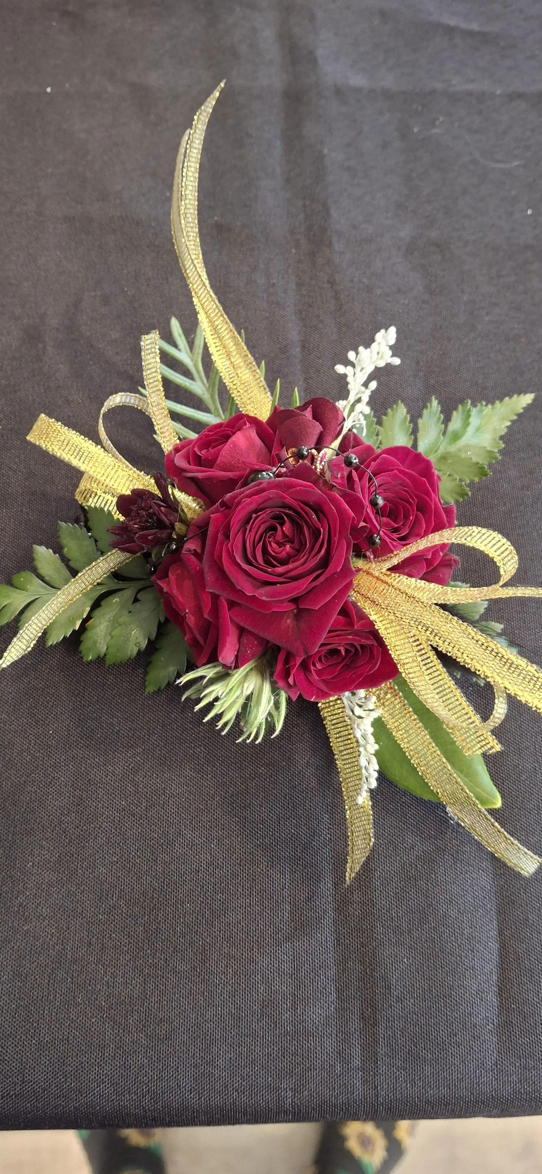 red rose wristlet