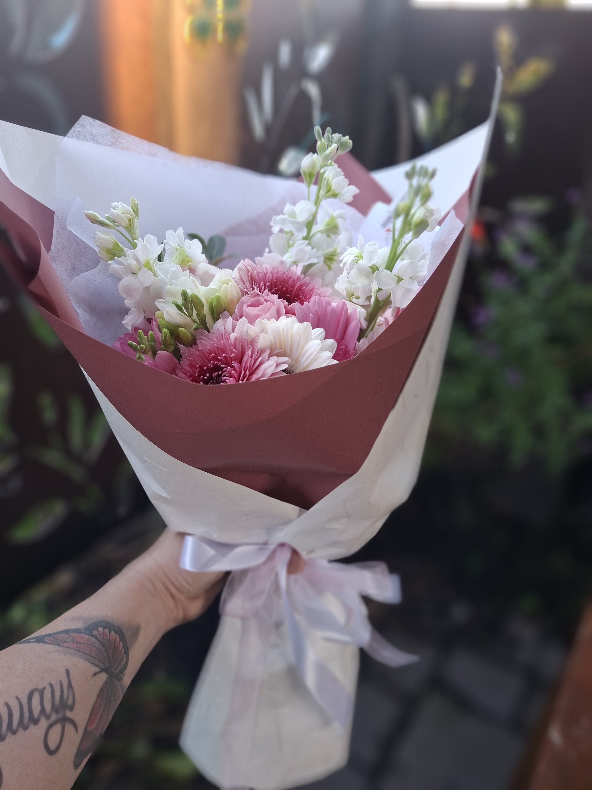 Floral Bouquet - Large Pinks