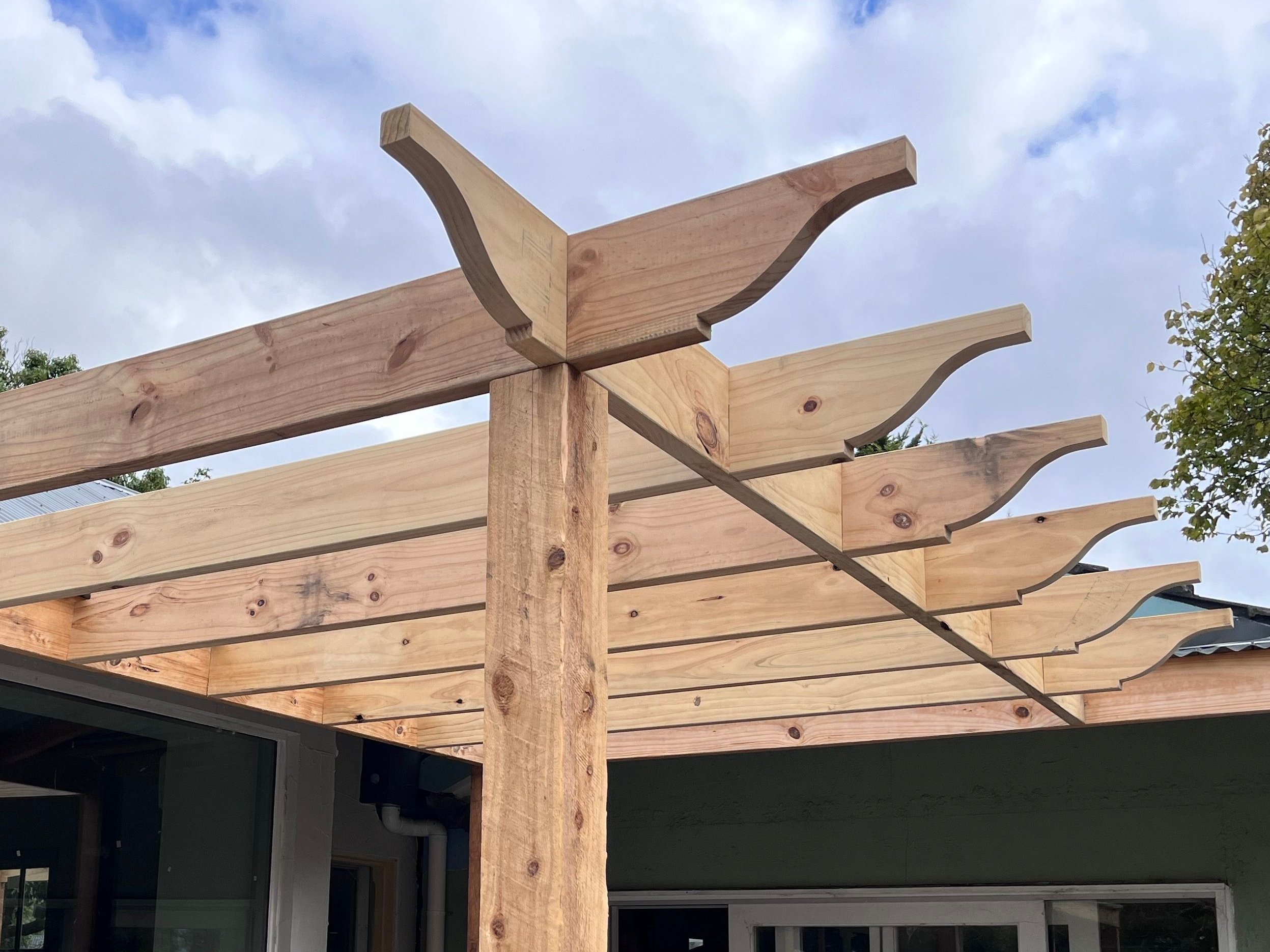 pergola construction.jpg