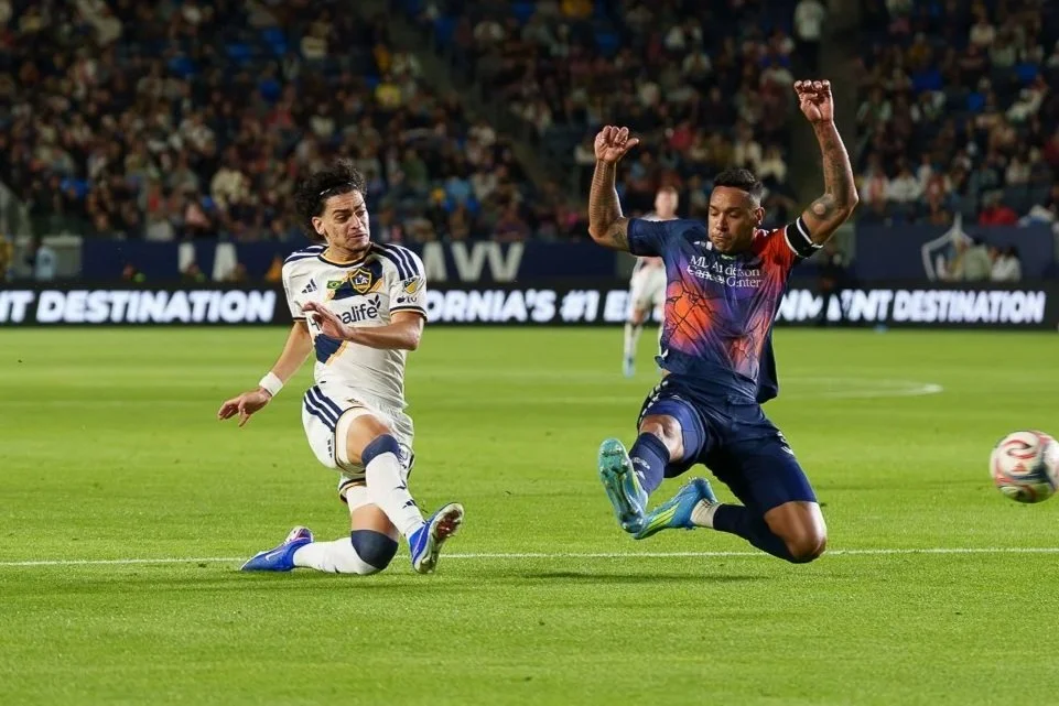 Paintsil Sparks the Galaxy as LA Battles Houston in Hard-Fought Draw