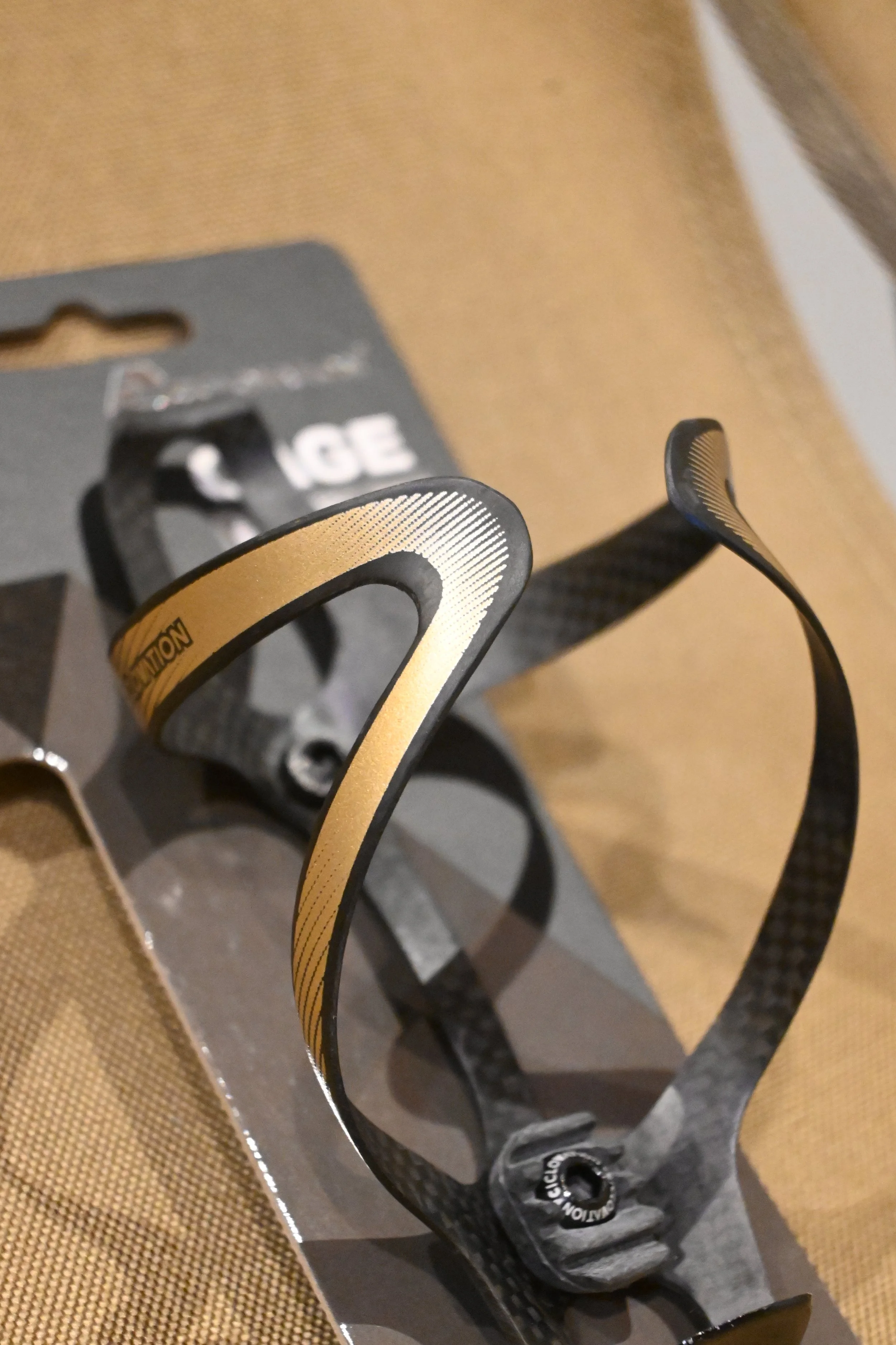 Ciclovation Cage Tai Chi Fusion Flash Gold.JPG