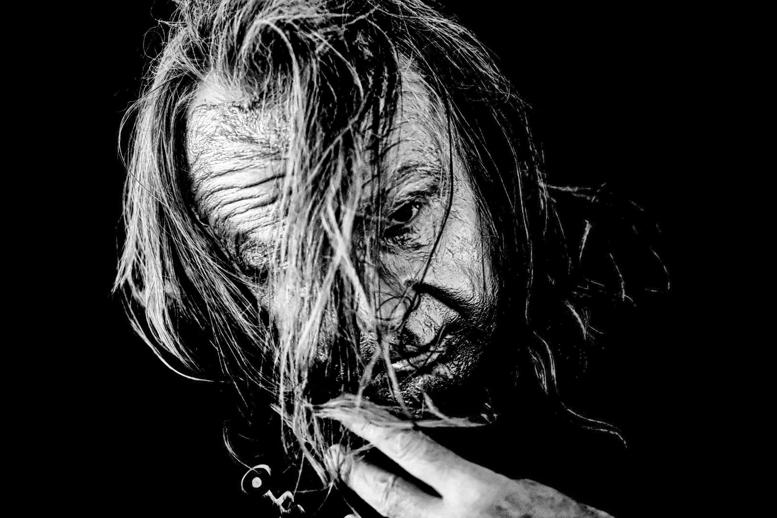 Back to Black - Studio Dentergem