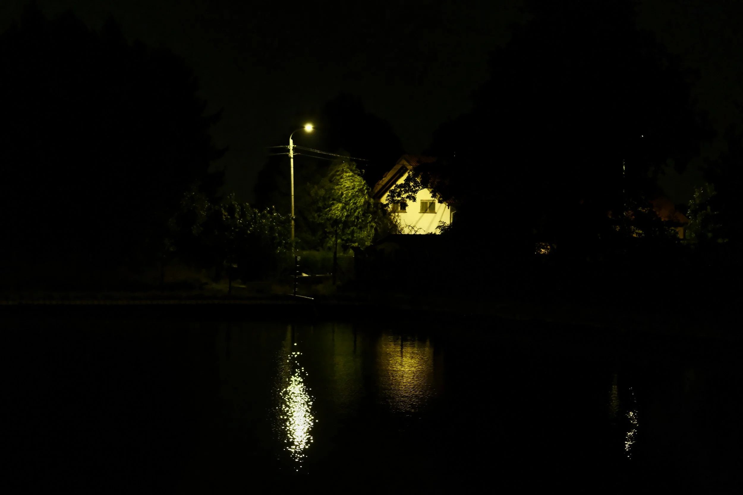 House by the Lake - Dentergem