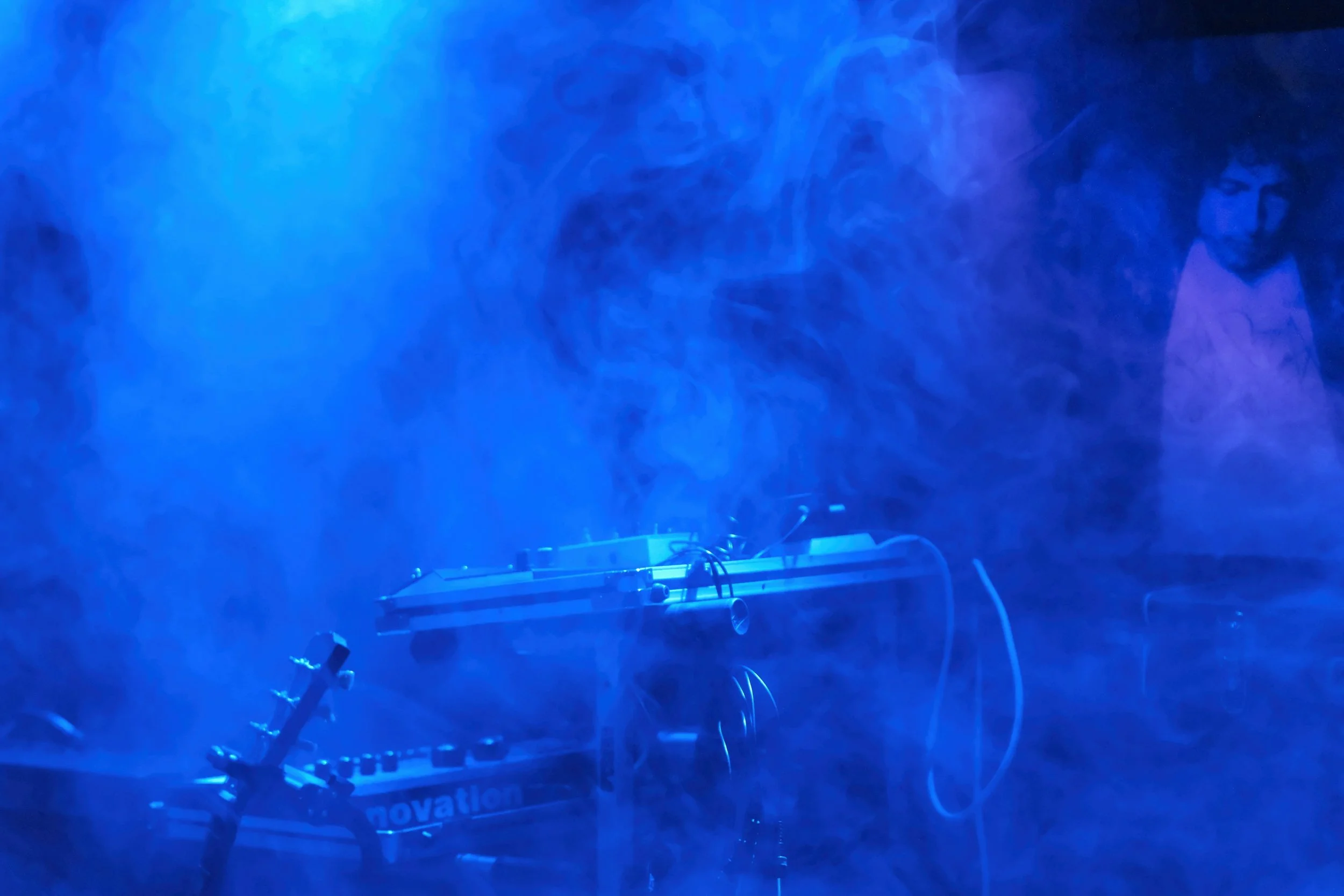 Bob looks the Other Way - Tielt